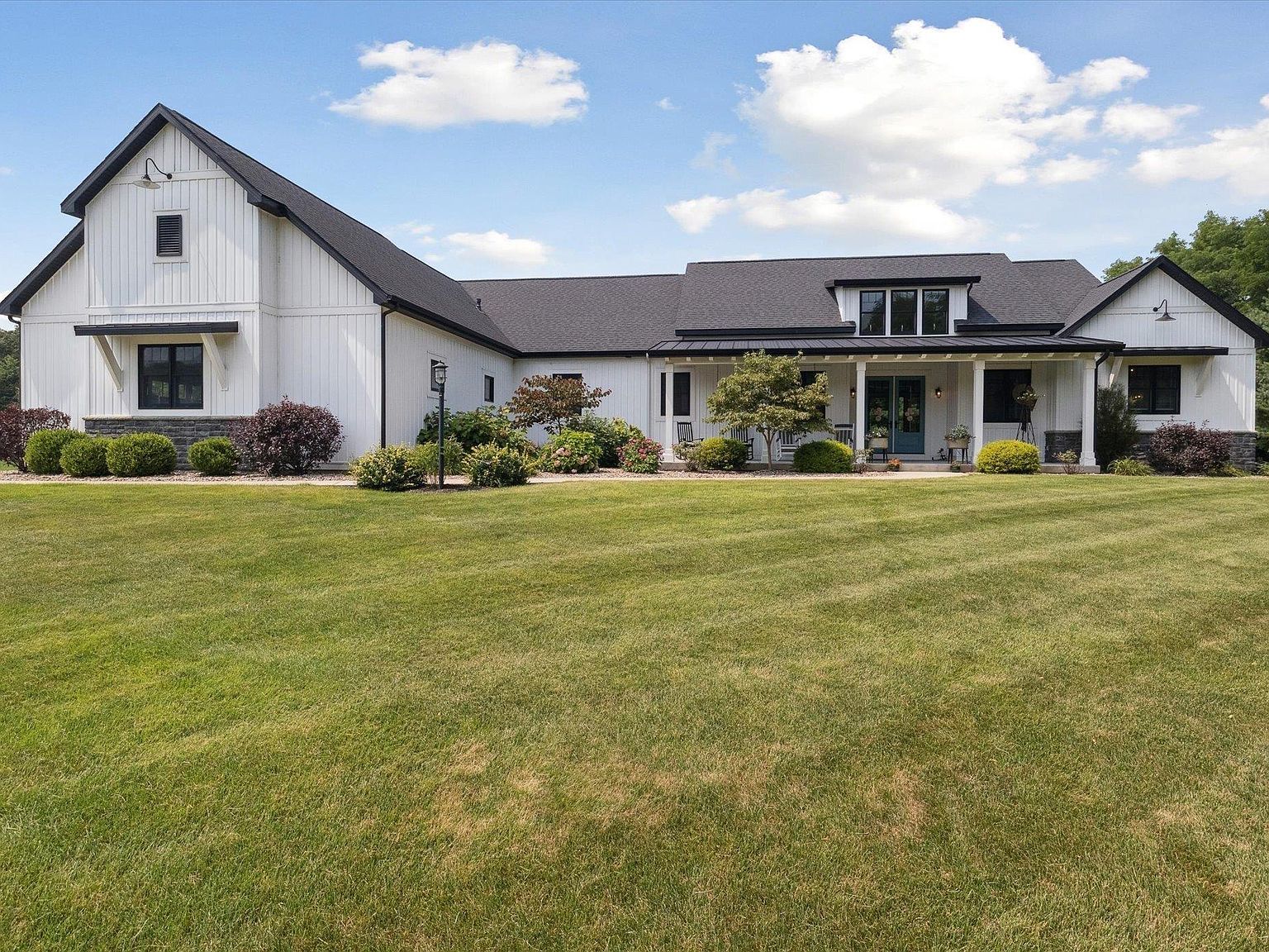 30356 Blackhawk Dr Granger, IN 46530 - Thumbnail 2