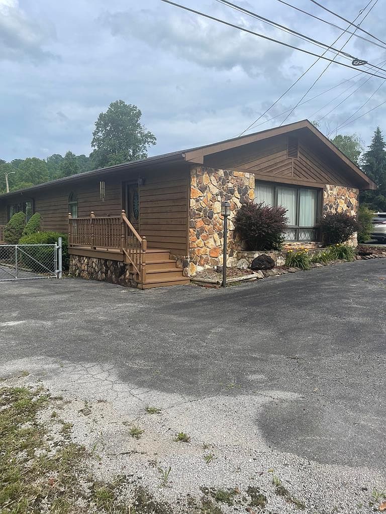 2971 N Main St Hazard, KY 41701 - Thumbnail 2