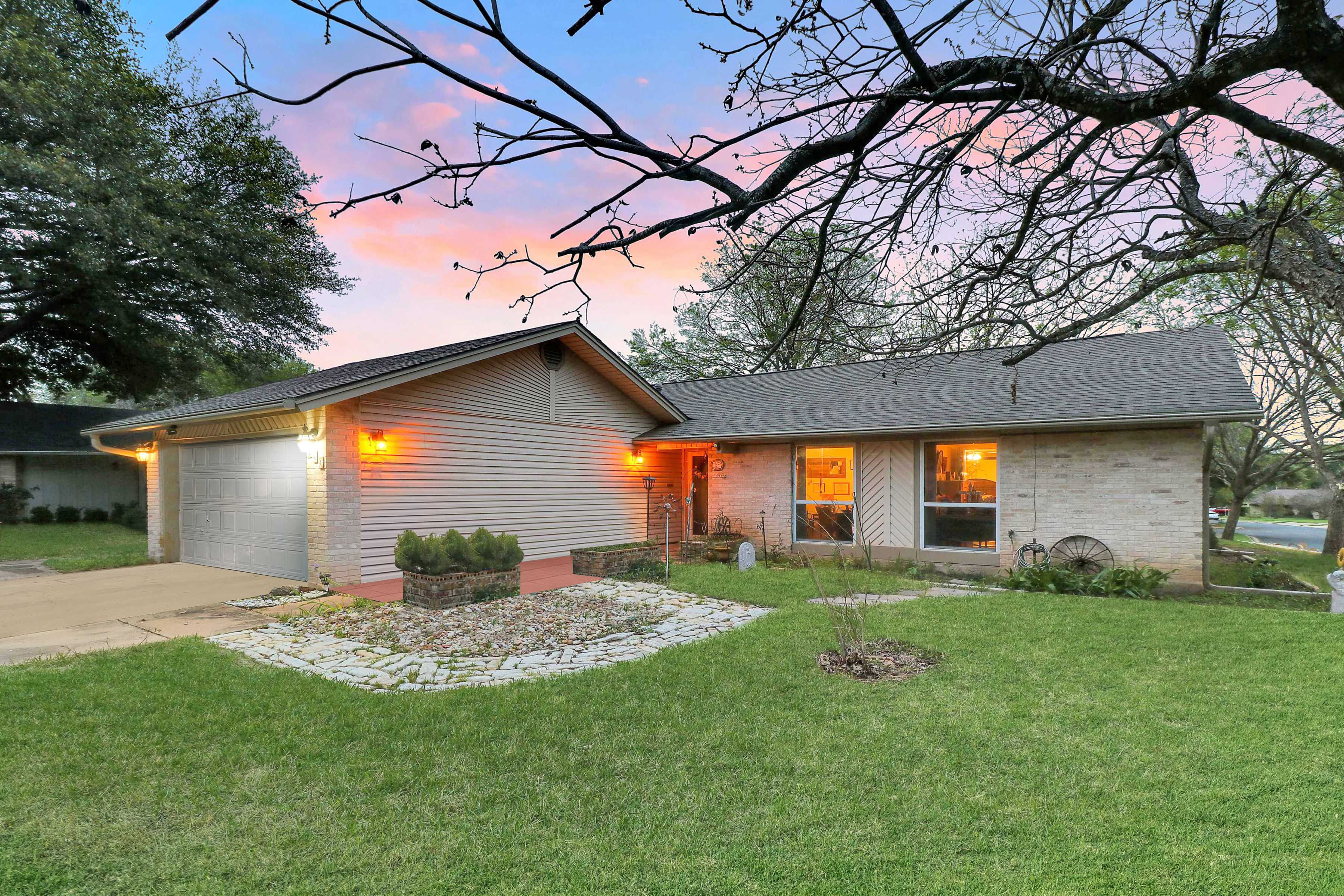 601 Old Stone Rd, Austin, TX, USA, 78745  | Single Family