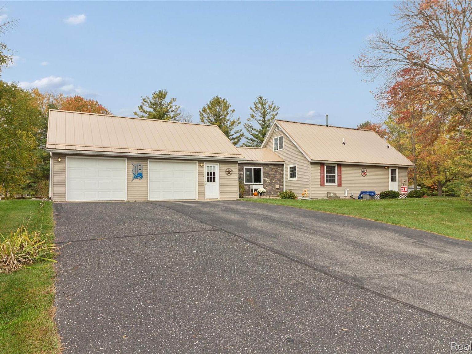 5266 S Pine St Beaverton, MI 48612 - Thumbnail 2