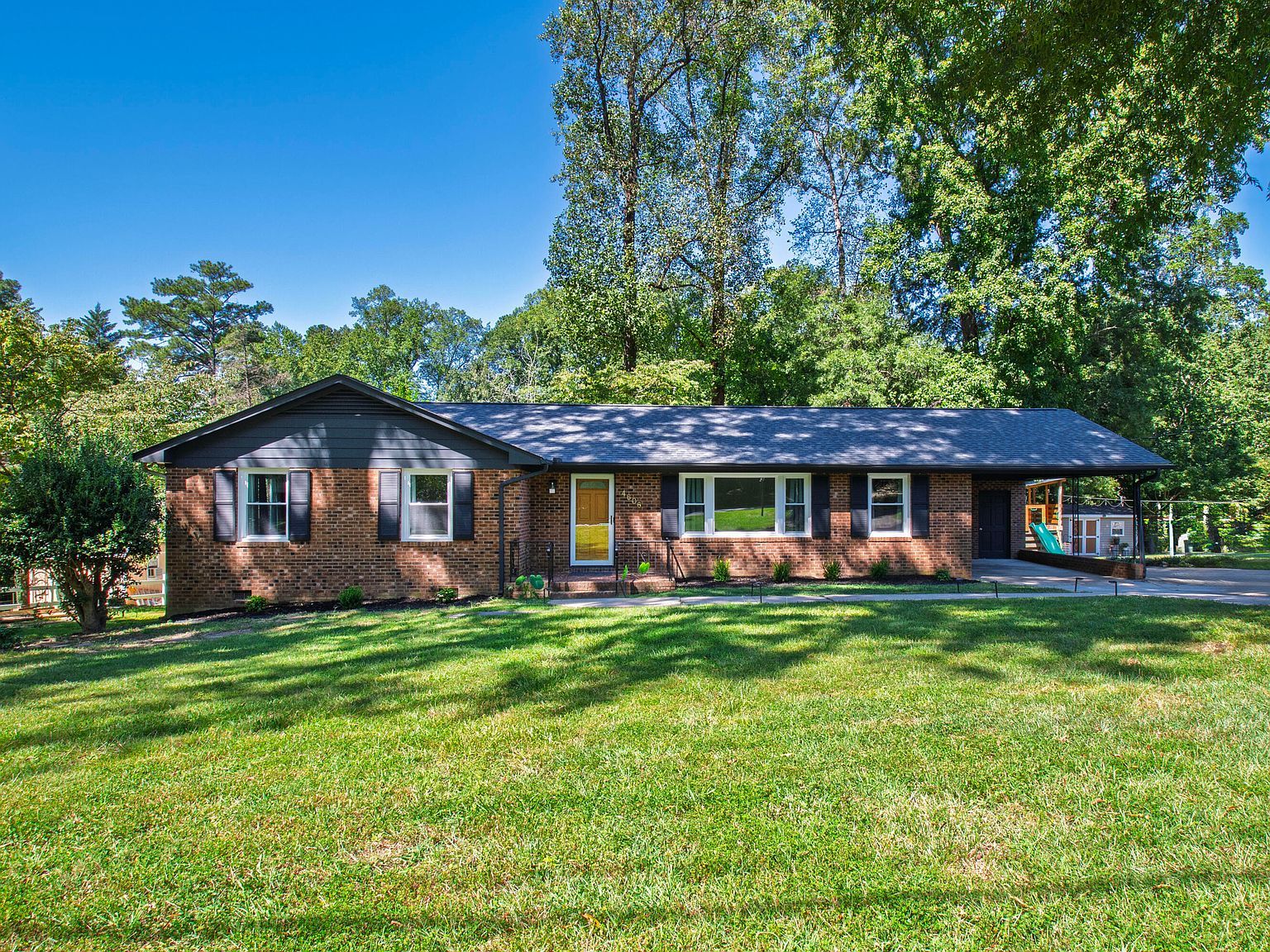 4606 Greenbrier Rd Raleigh, NC 27603 - Thumbnail 2