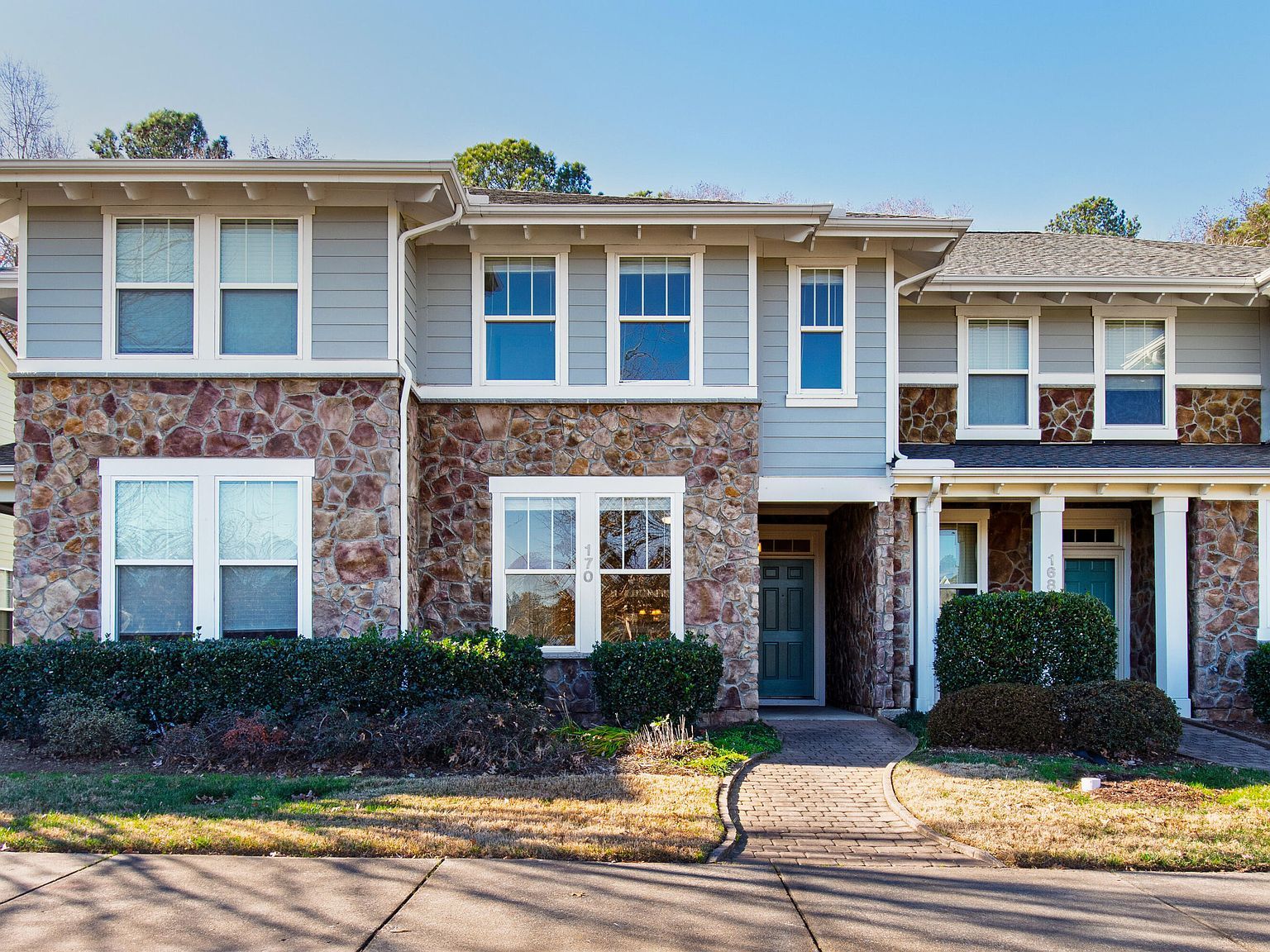 170 Point Comfort Ln Cary, NC 27519 - Thumbnail 2