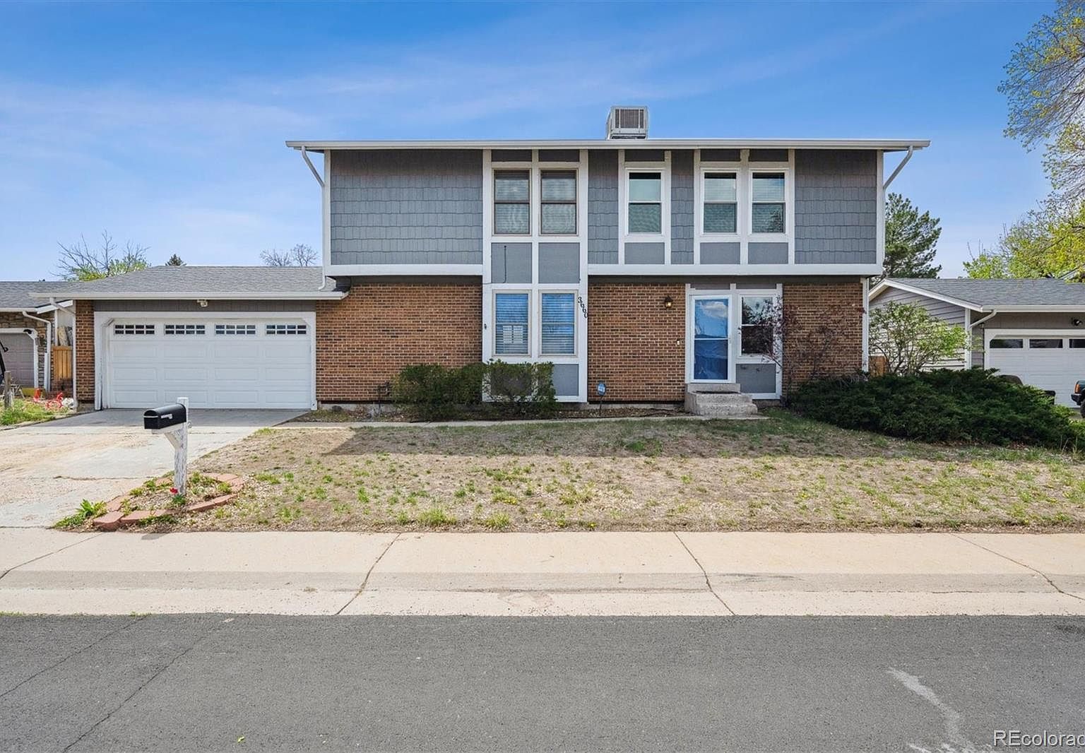 3660 S Ouray Cir Aurora, CO 80013 - Thumbnail 2