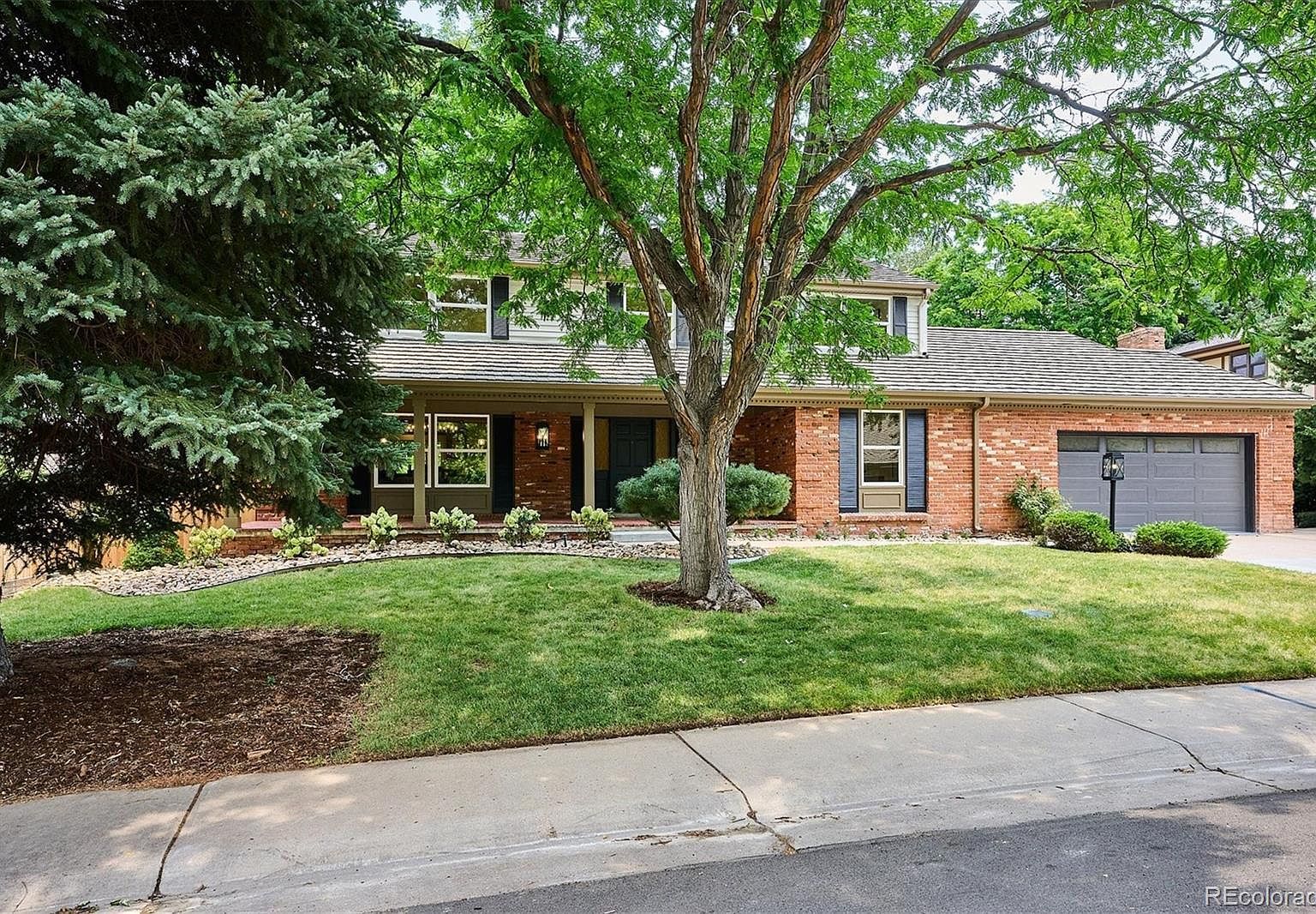 3926 S Magnolia Way Denver, CO 80237 - Thumbnail 2