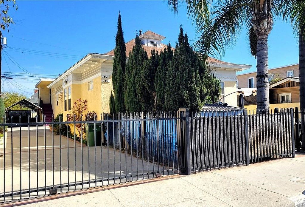 717 E 24th St Los Angeles, CA 90011  | Multi Family