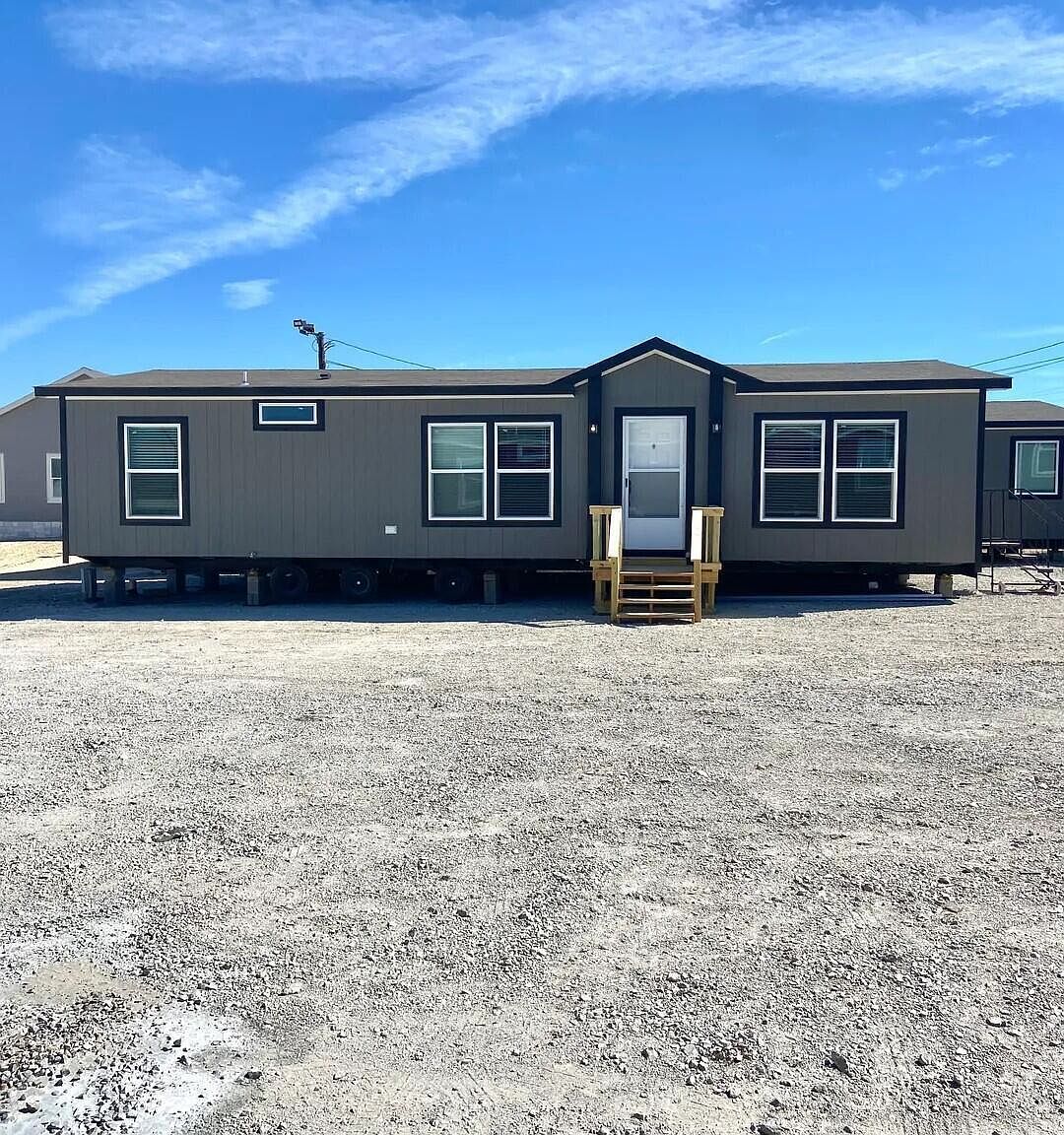 16 Bent Creek Cir Parachute, CO 81635 - Thumbnail 2