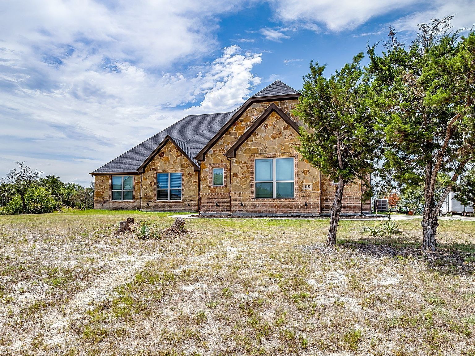 1053 Tex Ln Springtown, TX 76082 - Thumbnail 2