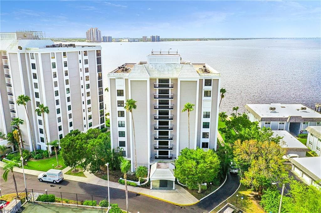 3350 N Key Dr APT A-304 North Fort Myers, FL 33903 - Thumbnail 2