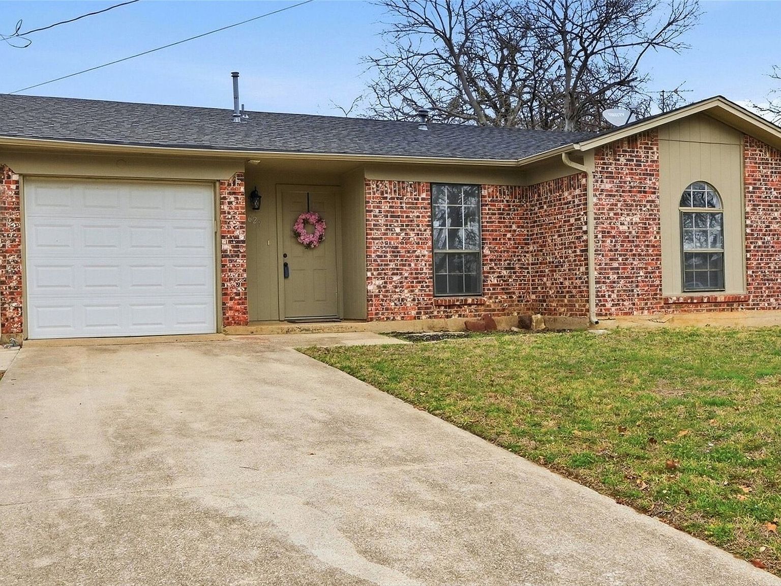 629 Chambers St Denton, TX 76205 - Thumbnail 2