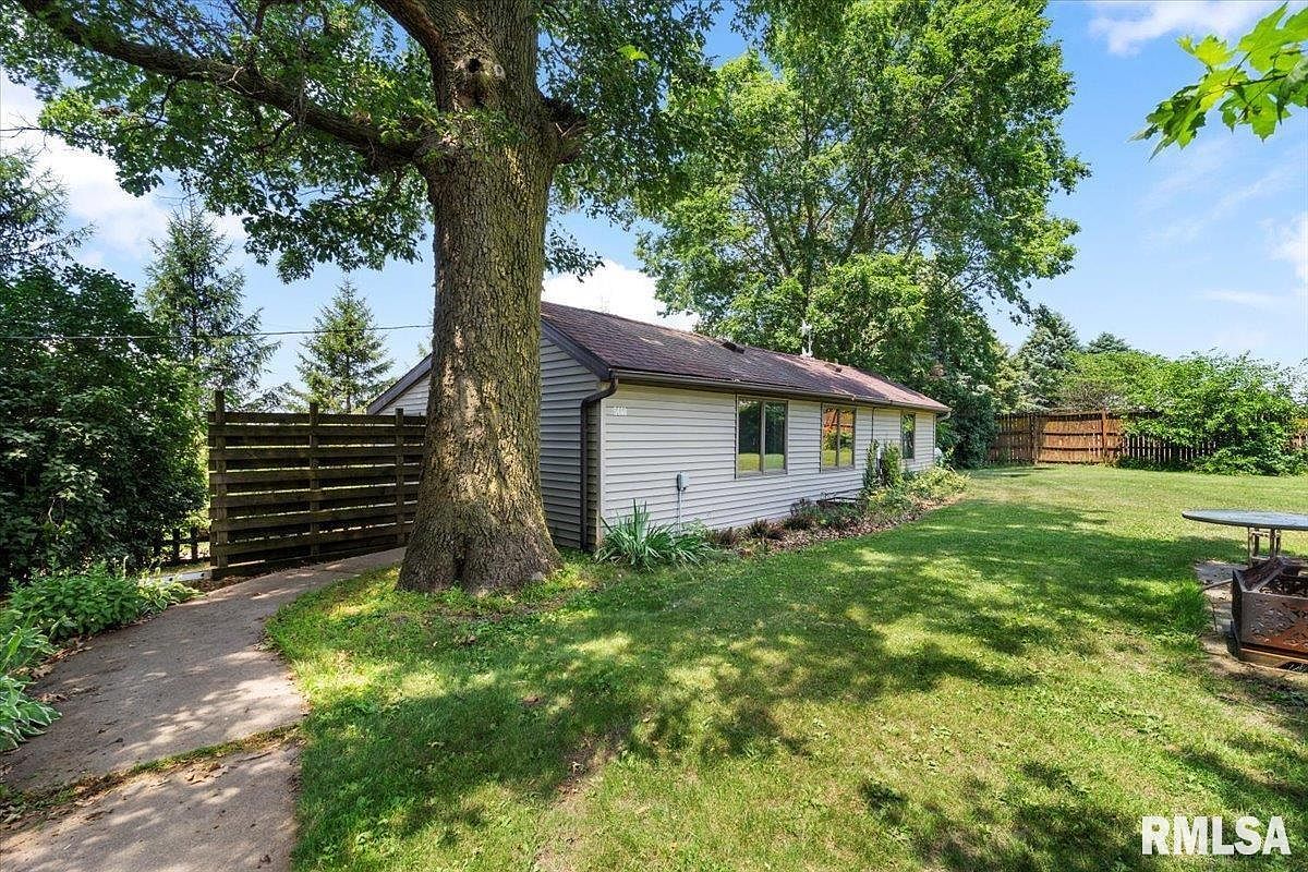 5460 Moline Rd Erie, IL 61250 - Thumbnail 2