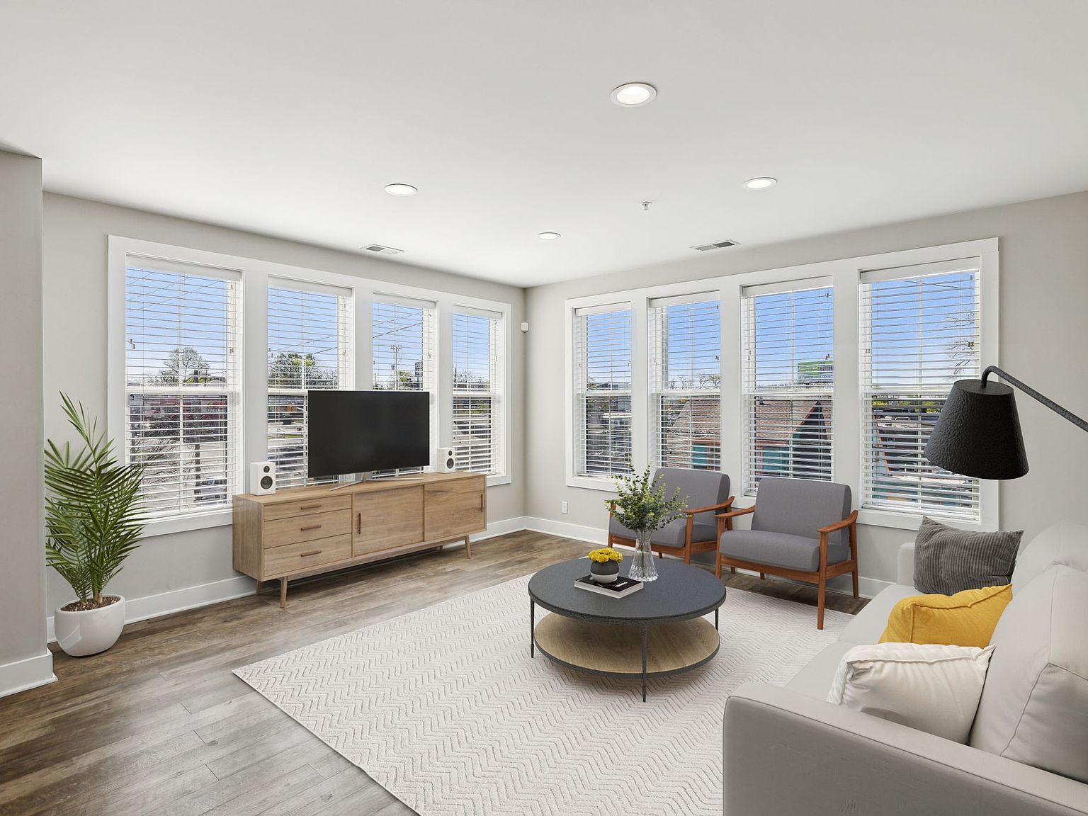 1077 E Trinity Ln APT 201 Nashville, TN 37216 - Thumbnail 2