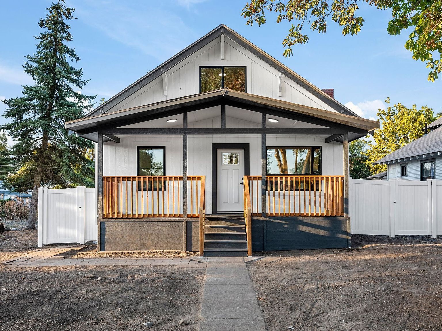 2911 E Fairview Ave Spokane, WA 99207 - Thumbnail 2