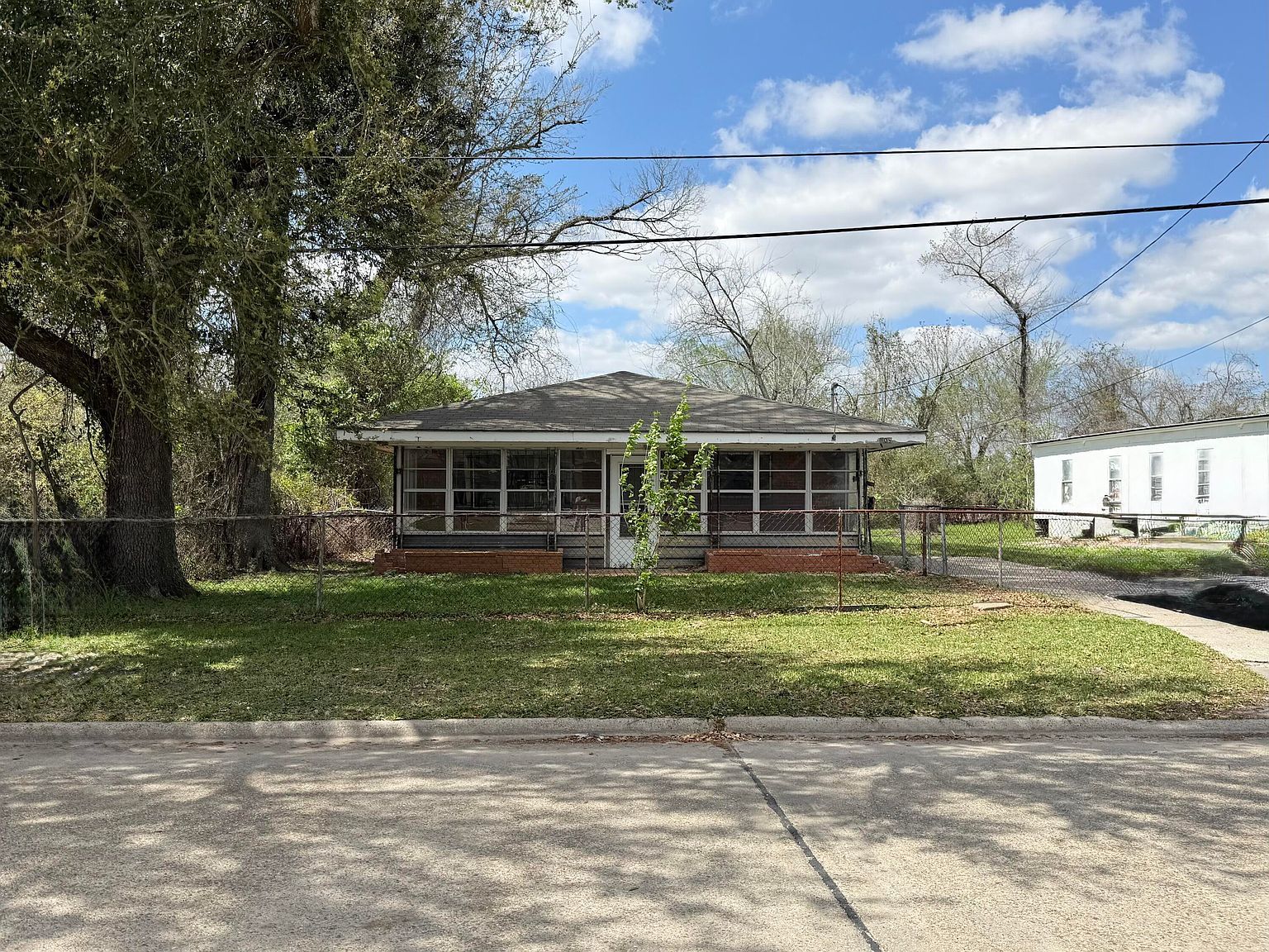 1109 Carroll St Westlake, LA 70669 - Thumbnail 2