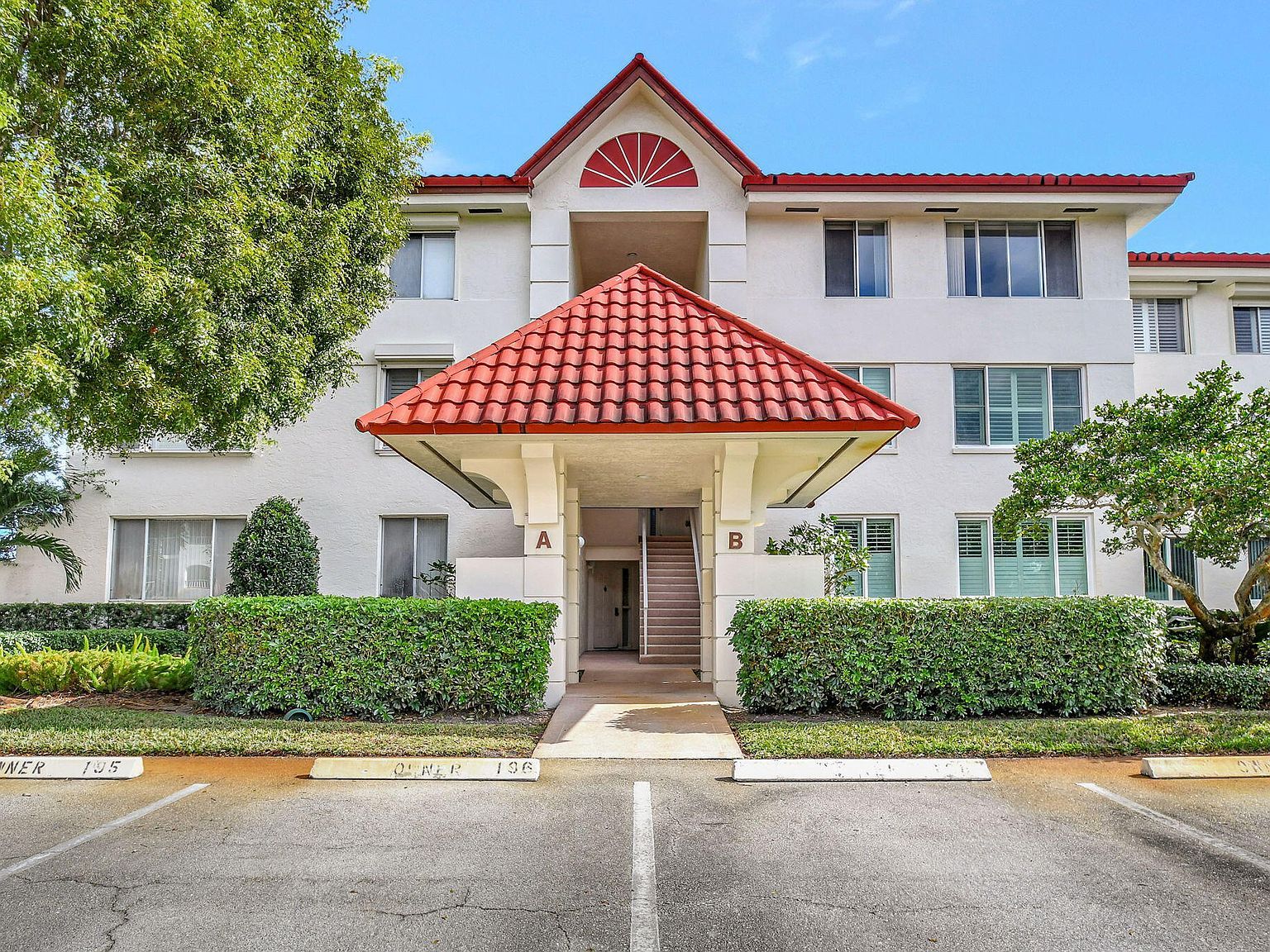 107 Half Moon Cir APT A3 Hypoluxo, FL 33462 - Thumbnail 2