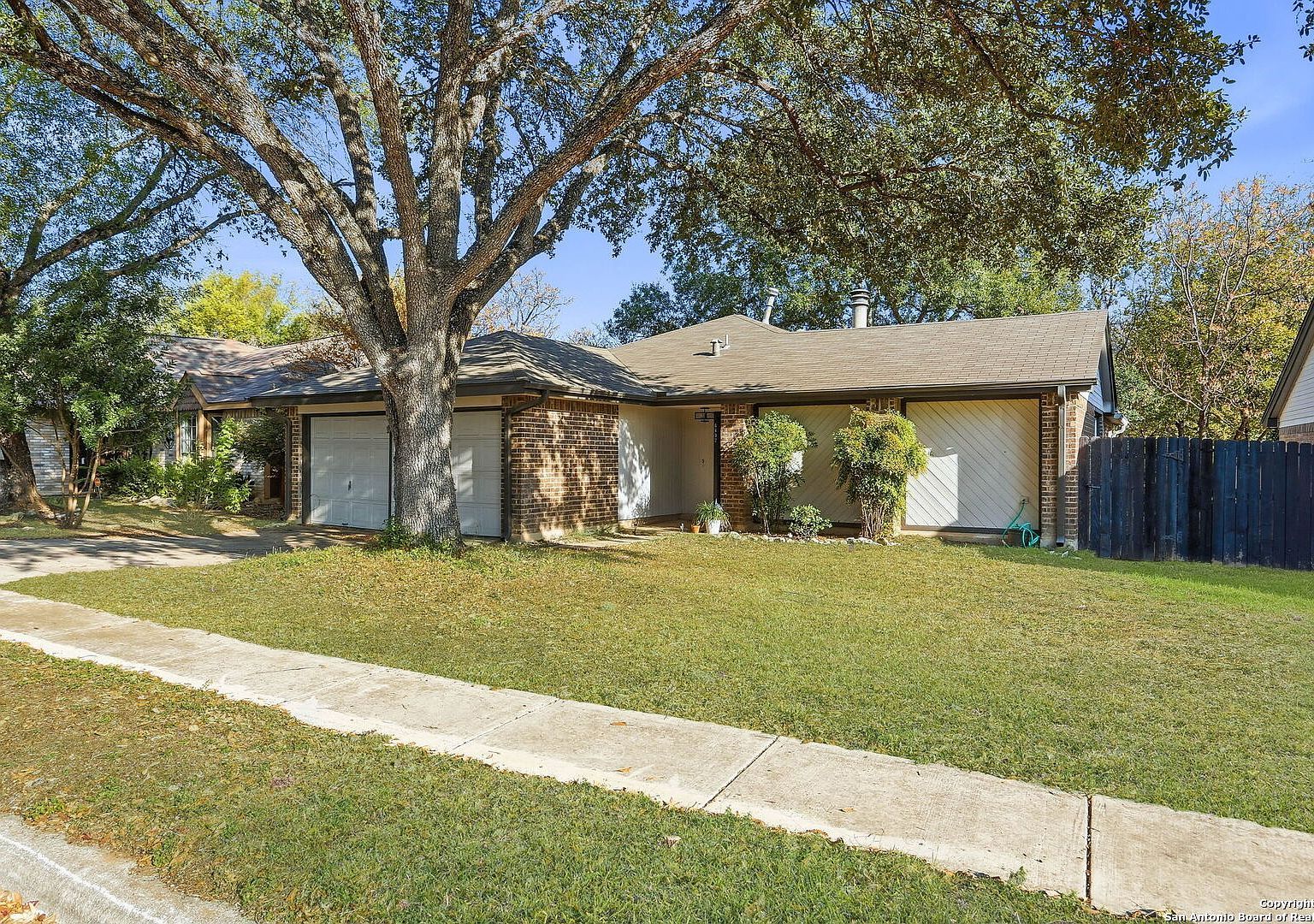 6432 Forest Vlg San Antonio, TX 78250 - Thumbnail 2
