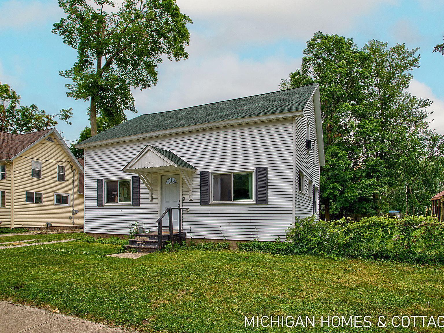 752 Jordan Lake Ave Lake Odessa, MI 48849, 48849