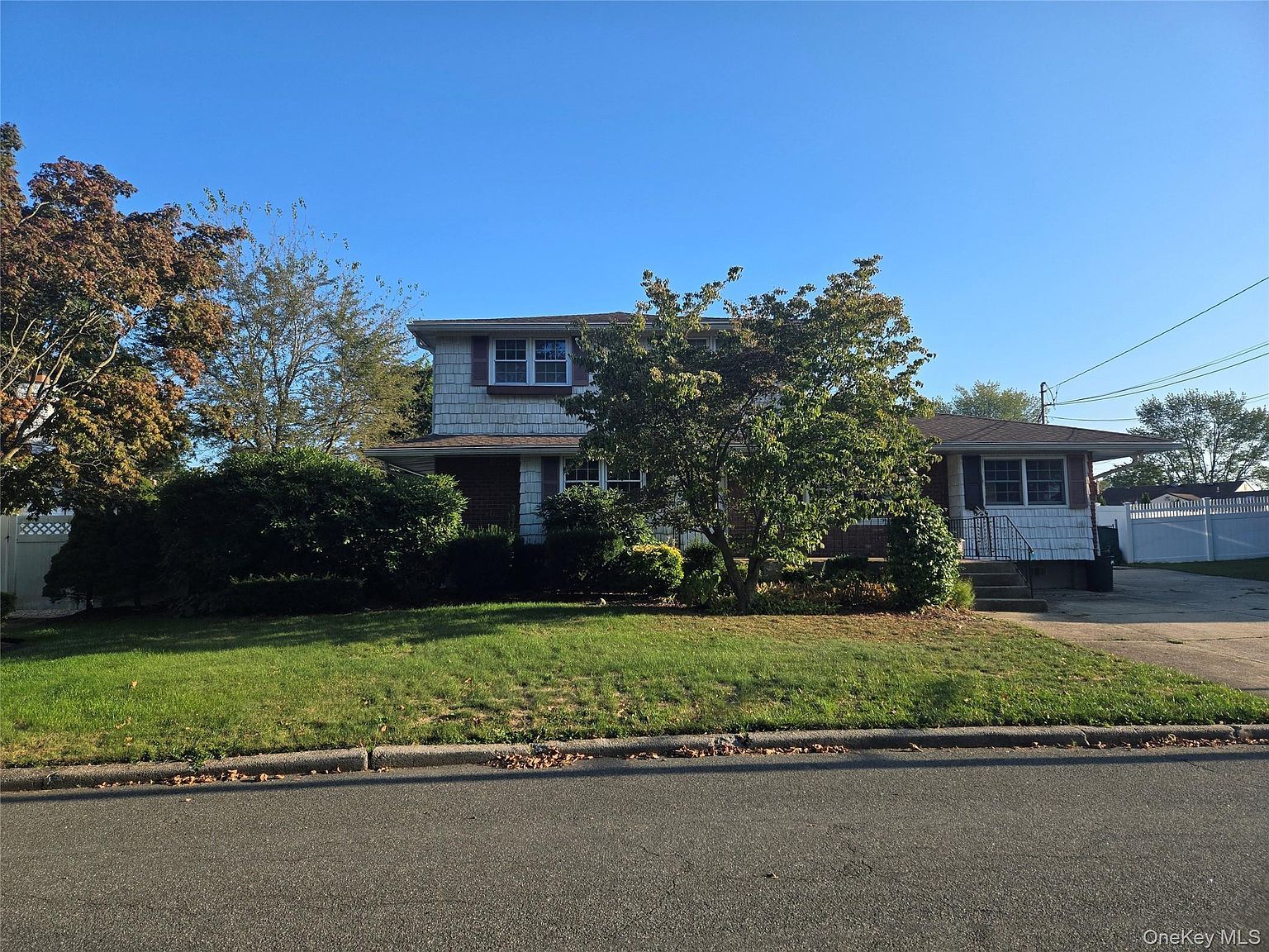 7 Romeo Ln Commack, NY 11725 - Thumbnail 2