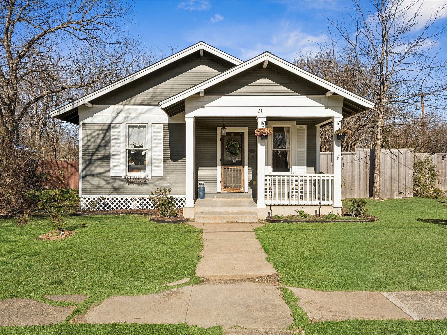 211 E Ross St Waxahachie, TX 75165 - Thumbnail 2