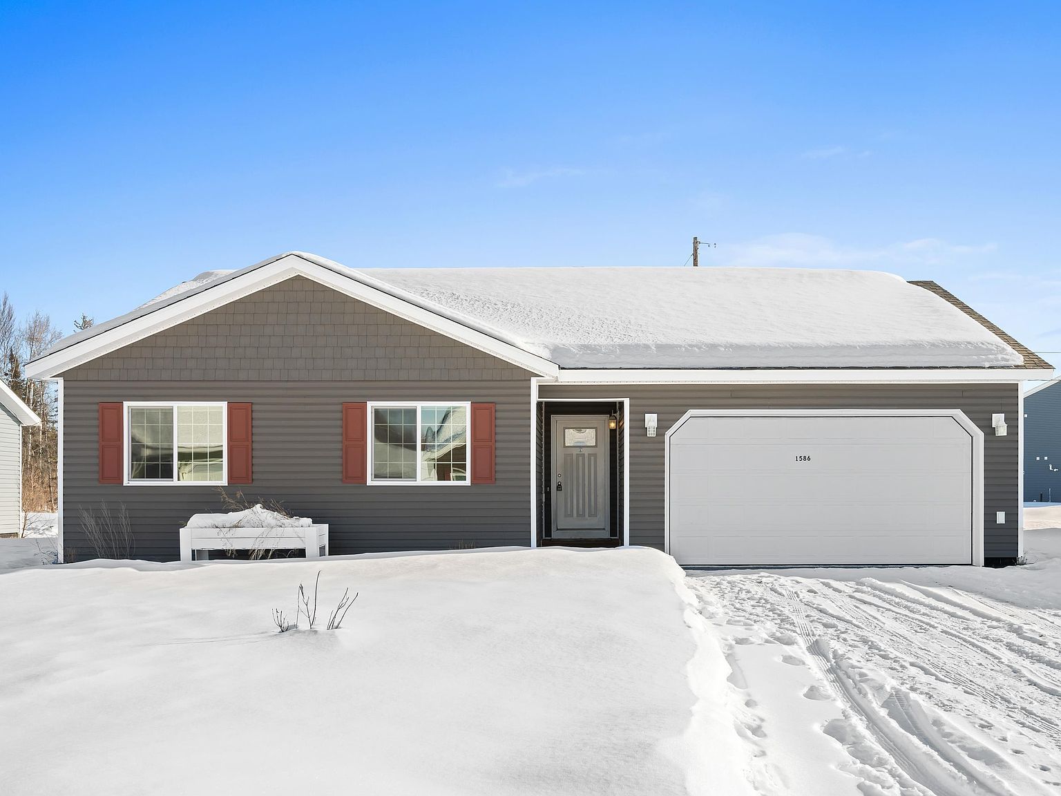 1586 Partow Ln North Pole, AK 99705 - Thumbnail 2