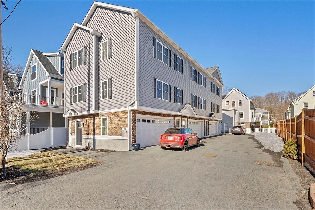 51 Branch St Unit 3 Quincy, MA 02169 - Thumbnail 2