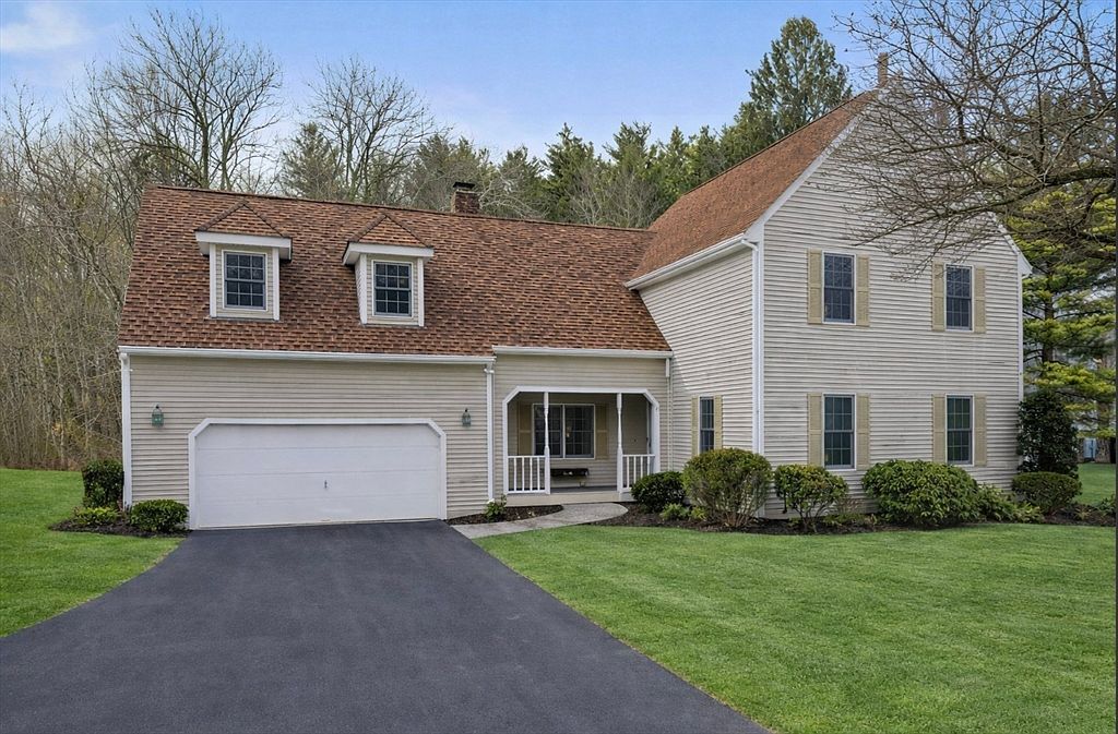 15 Great Plain Ave Wellesley, MA 02482 - Thumbnail 2