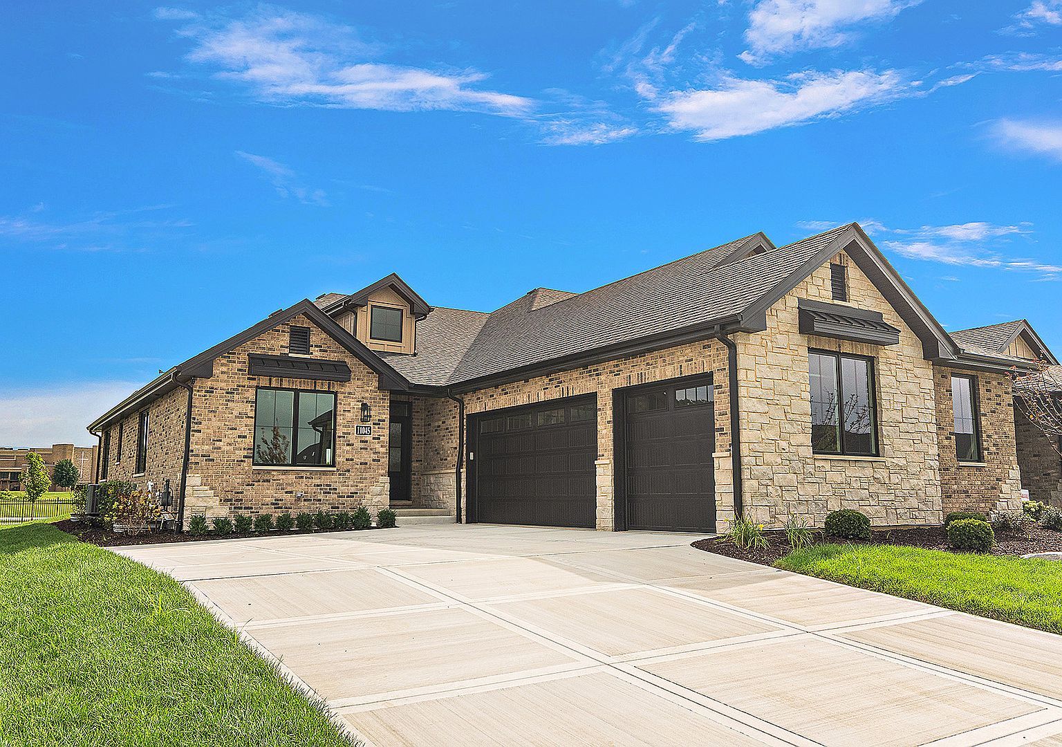 11045 Lizmore Ln Orland Park, IL 60467 - Thumbnail 2