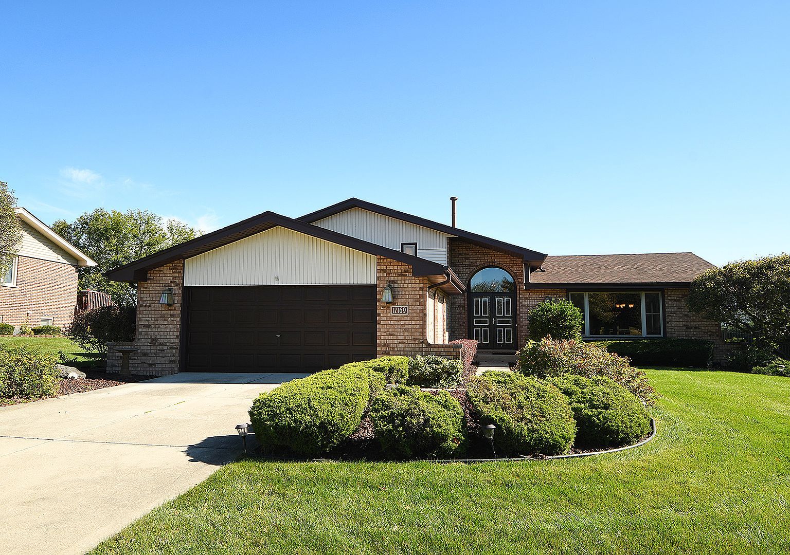 17169 Kropp Ct Orland Park, IL 60467 - Thumbnail 2