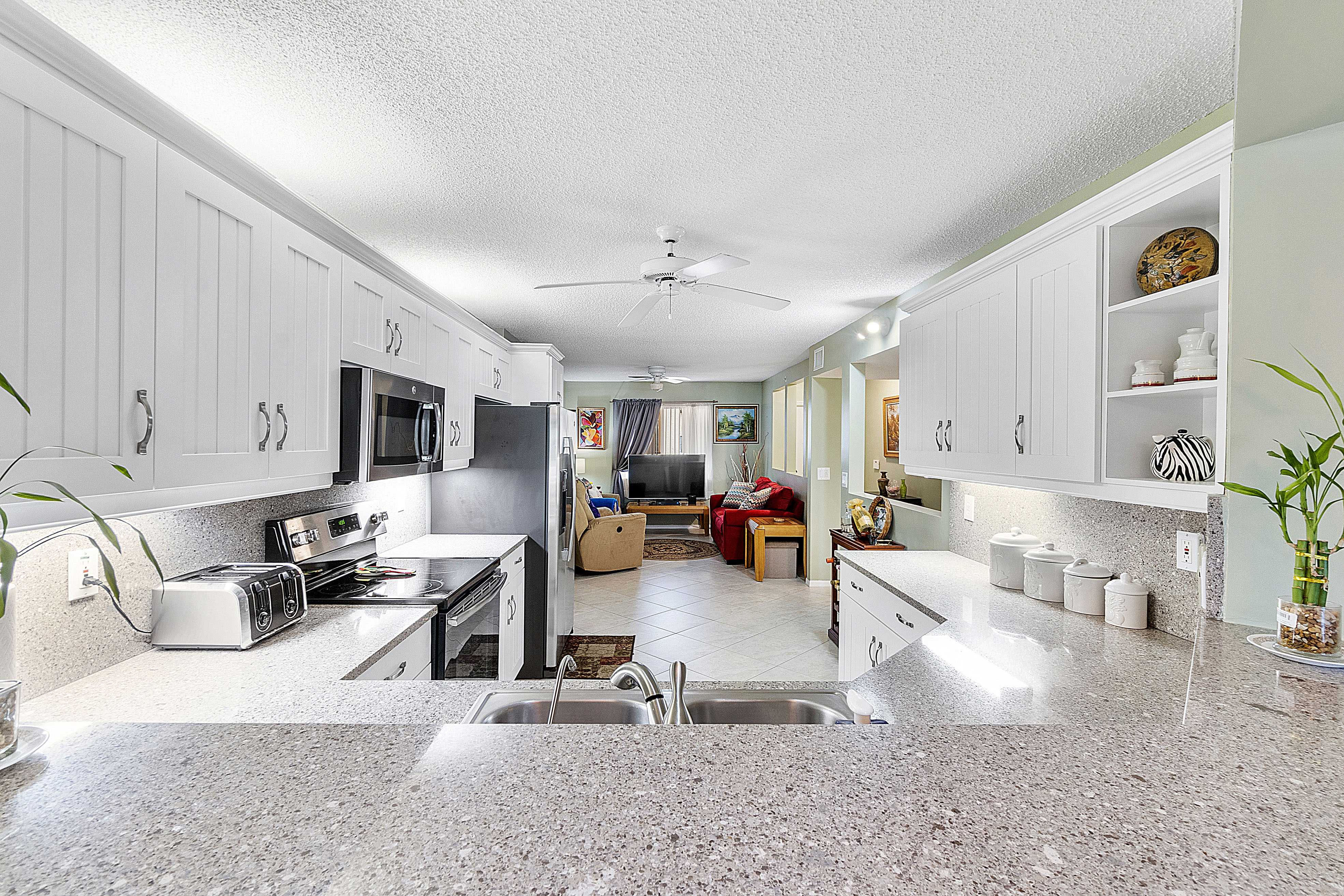 7659 Granville Drive, Tamarac, FL, USA, 33321 - Thumbnail 3