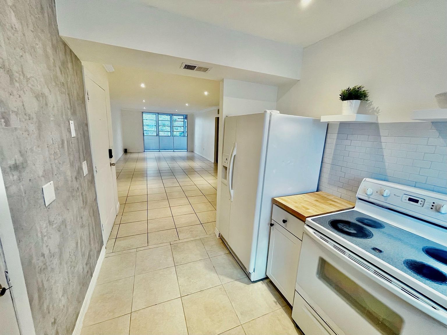 1410 S Federal Hwy APT 205 Lake Worth Beach, FL 33460 - Thumbnail 2