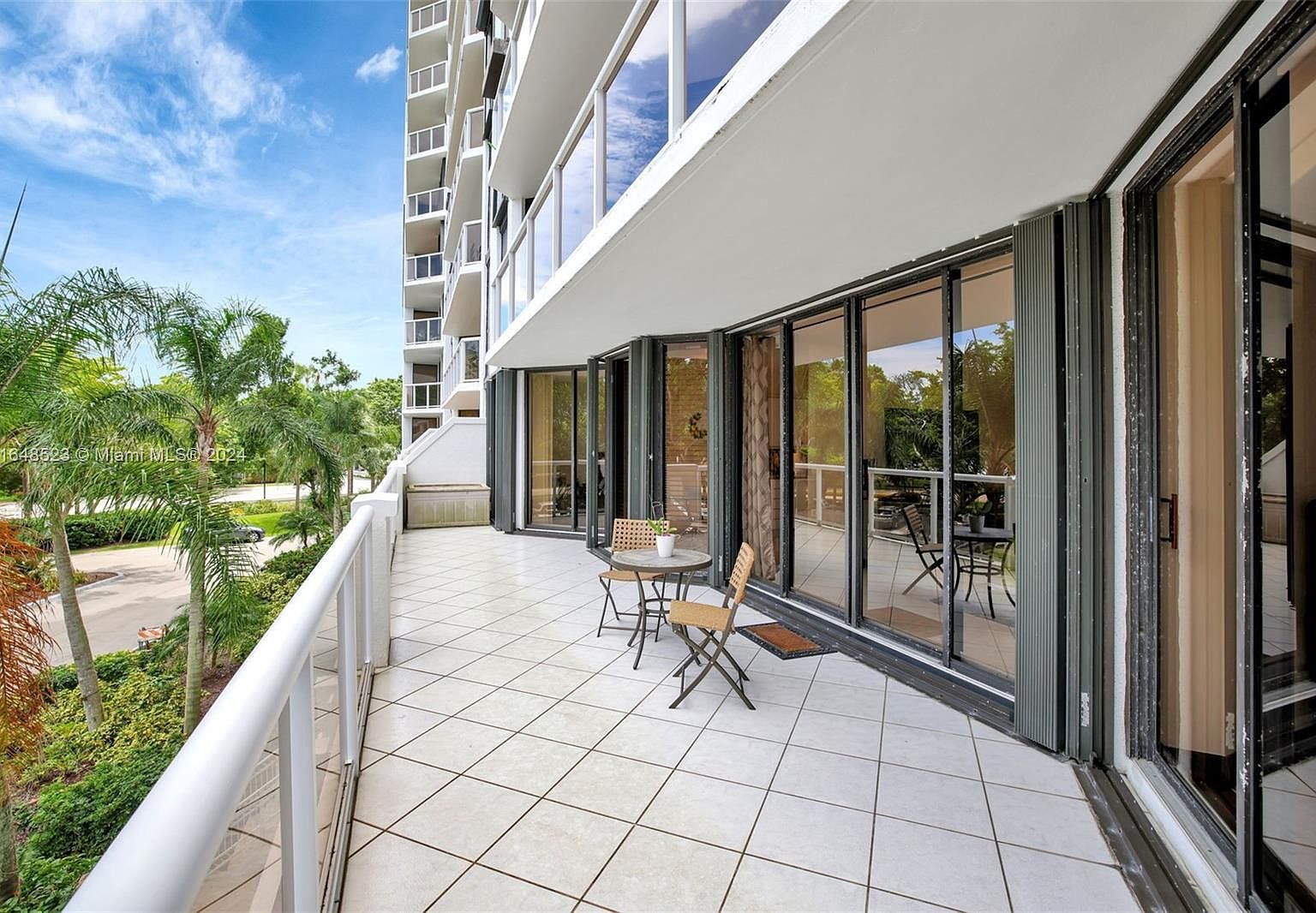 3640 Yacht Club Dr APT 203 Aventura, FL 33180 - Thumbnail 2