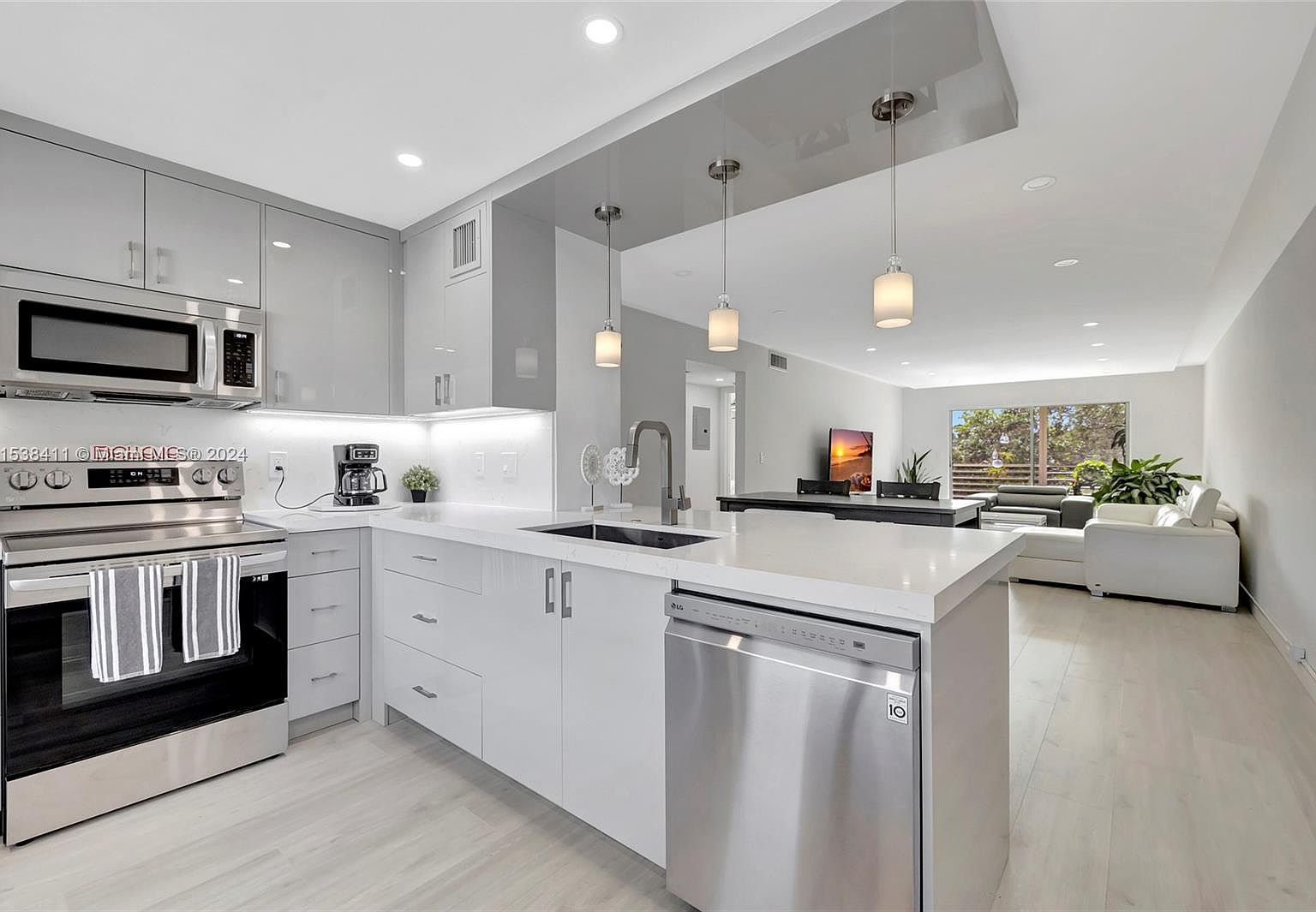 2101 Lucaya Bnd APT E3 Coconut Creek, FL 33066 - Thumbnail 2