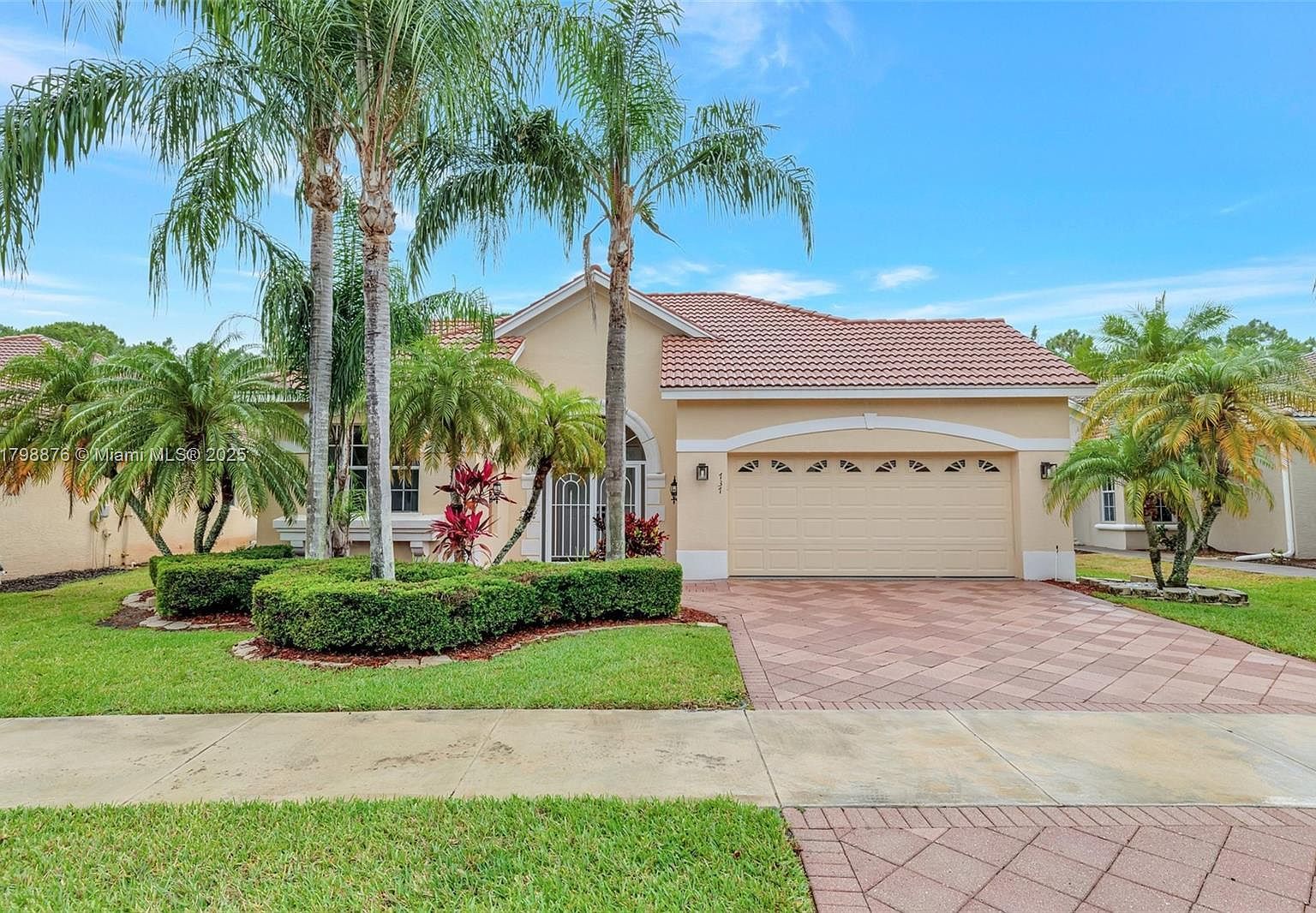 737 SW Great Exuma Cv Port Saint Lucie, FL 34986 - Thumbnail 2