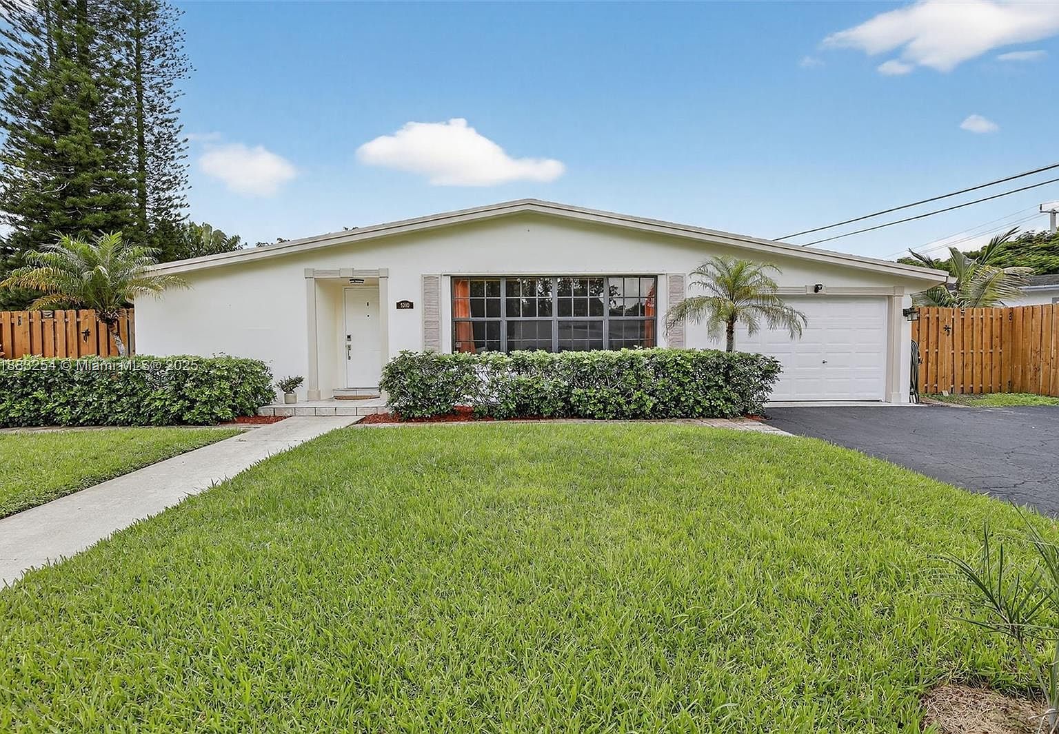 5260 Redwood Ct Plantation, FL 33317 - Thumbnail 2