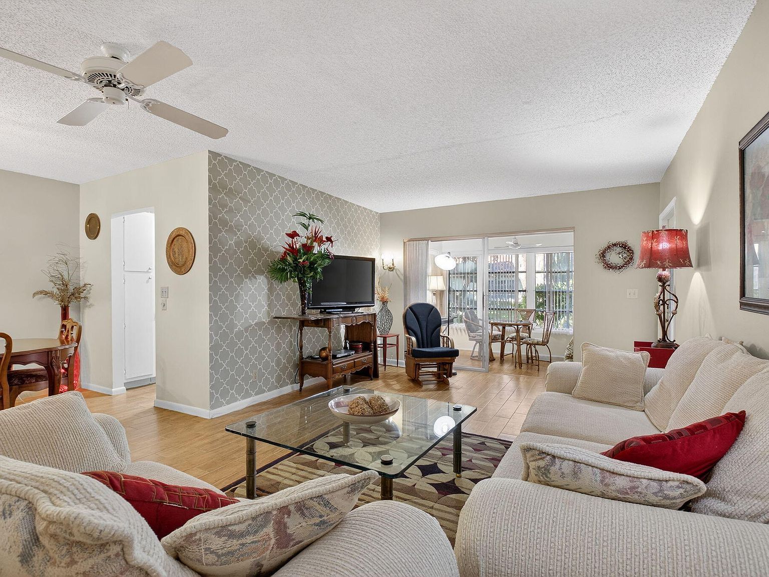 4550 NW 2nd St APT B Delray Beach, FL 33445 - Thumbnail 2