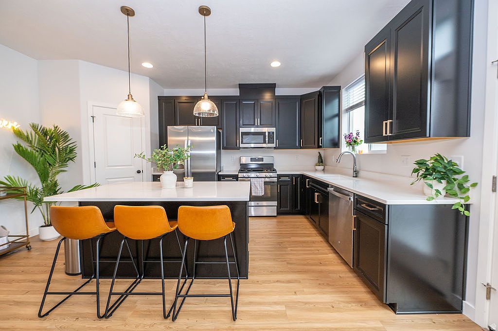 6908 S Mount Meek Dr W #202 West Jordan, UT 84081 - Thumbnail 2