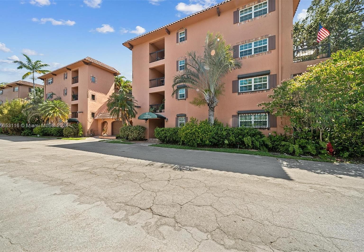 620 Tennis Club Dr APT 311 Fort Lauderdale, FL 33311 - Thumbnail 2