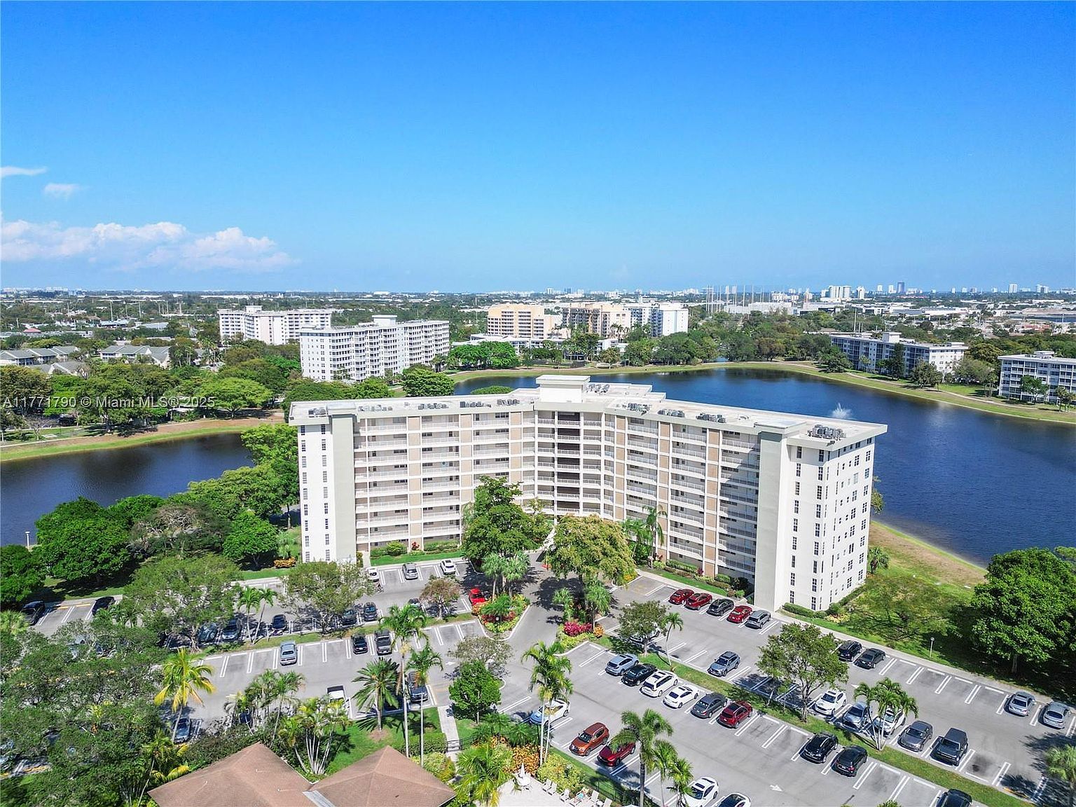 2940 N Course Dr APT 712 Pompano Beach, FL 33069 - Thumbnail 2