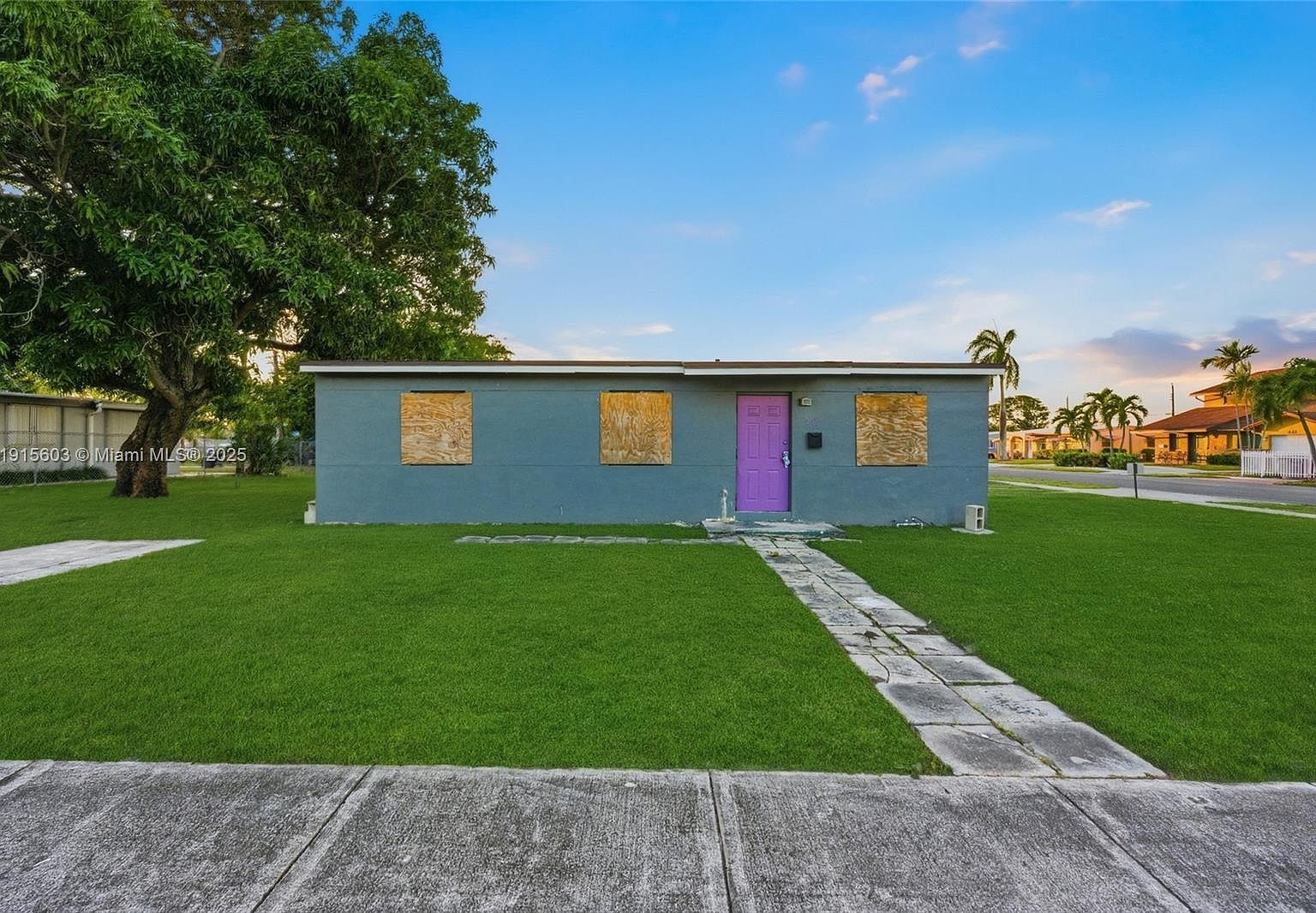 1589 NW 4th Ave Pompano Beach, FL 33060 - Thumbnail 2