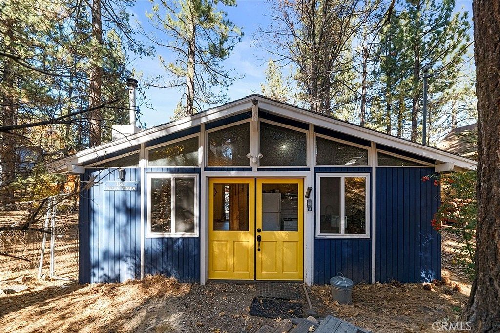 1141 W Alta Vista Ave Big Bear City, CA 92314 - Thumbnail 2