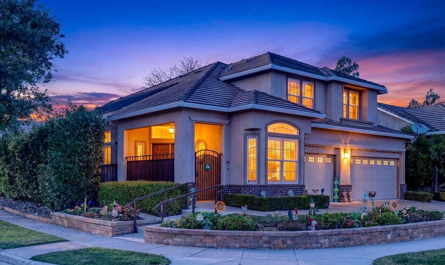 9123 Rancho Hills Dr Gilroy, CA 95020 - Thumbnail 2