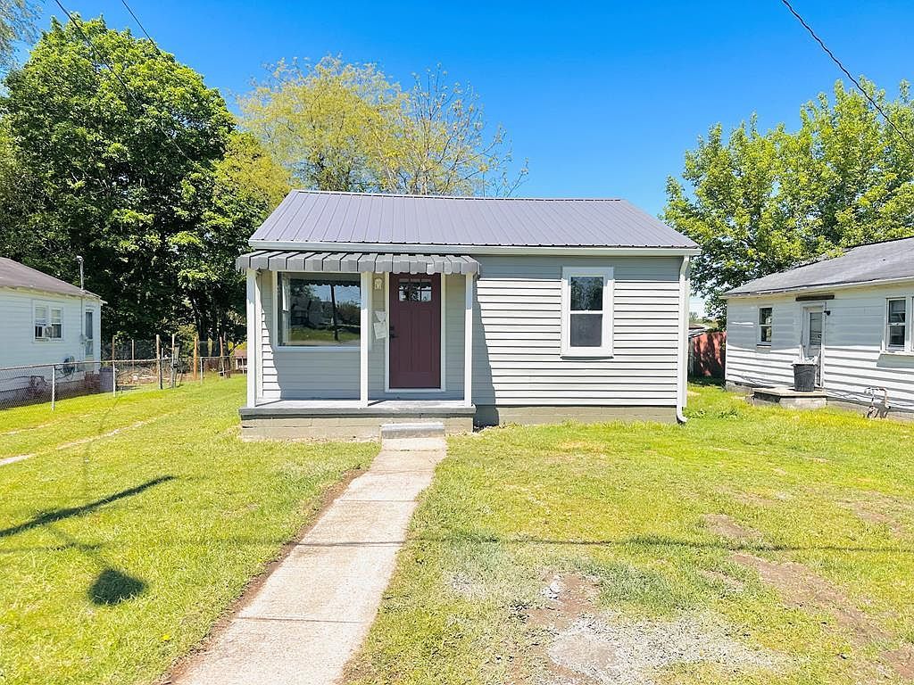 218 Saunders Ave Beckley, WV 25801, 25801
