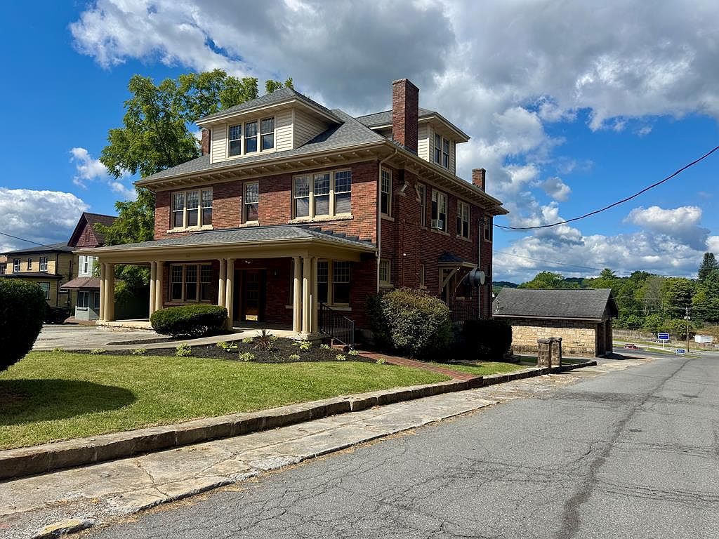 600 S Oakwood Ave Beckley, WV 25801, 25801