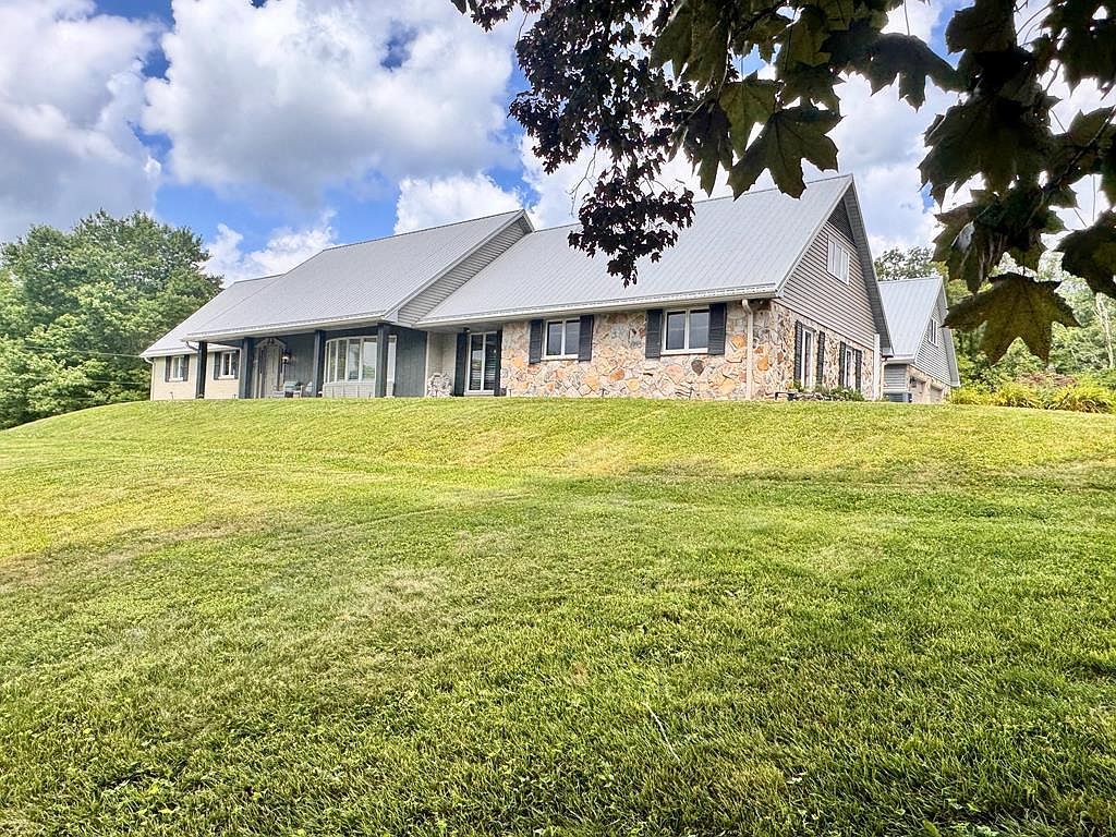 213 Platt St Fayetteville, WV 25840, 25840