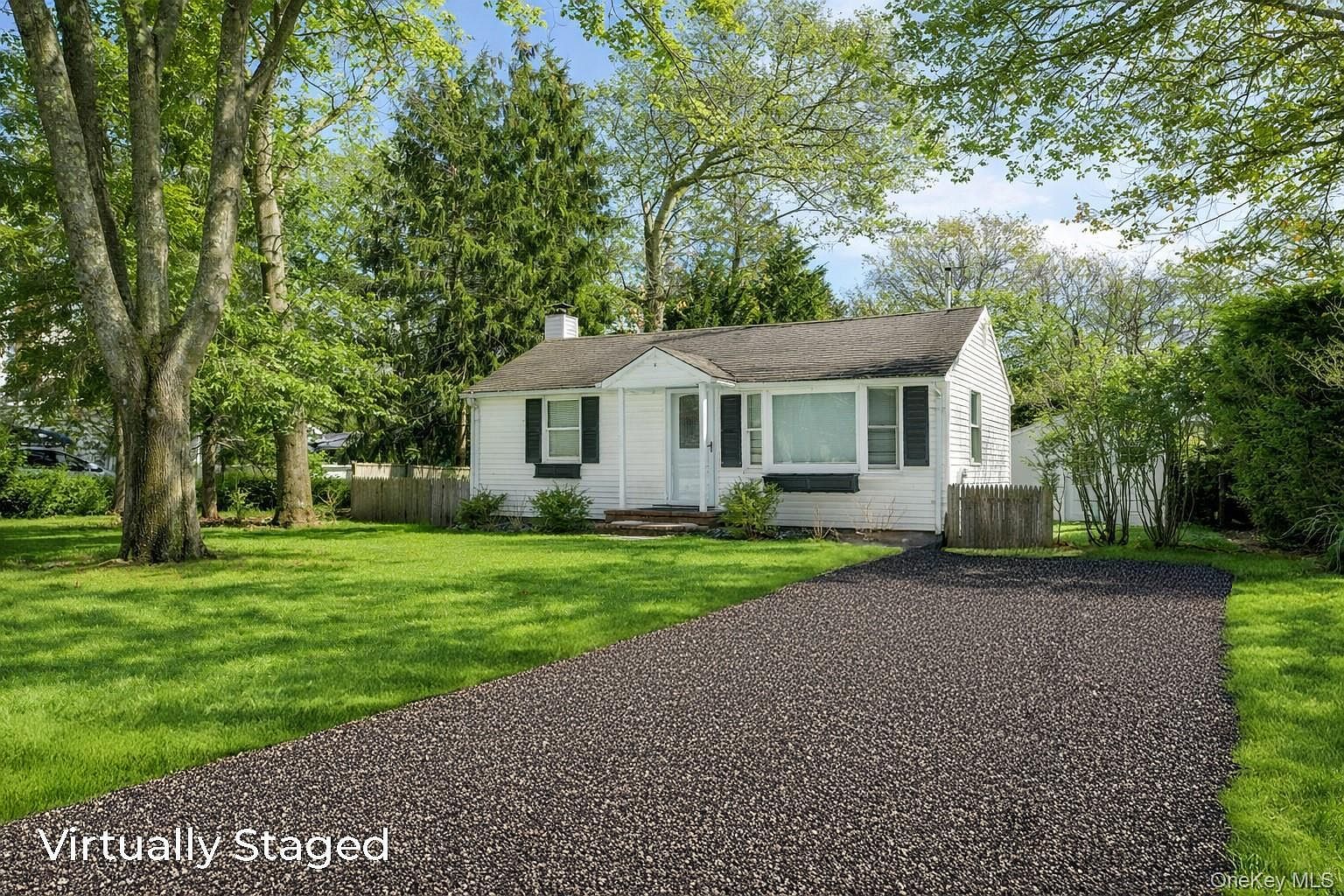 5 Sherman Ave Hampton Bays, NY 11946 - Thumbnail 2