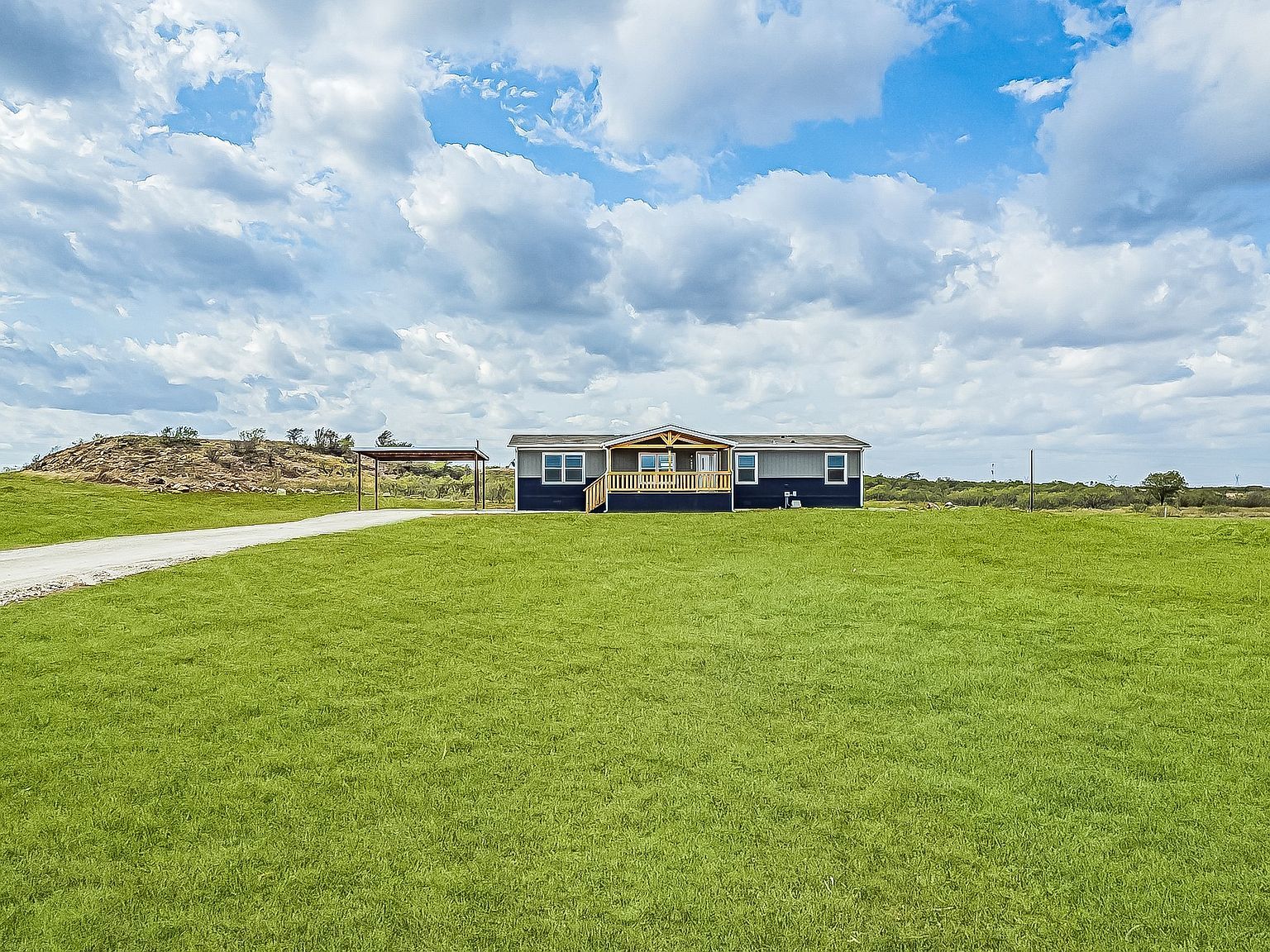 1023 Hopewell Rd Bellevue, TX 76228 - Thumbnail 2