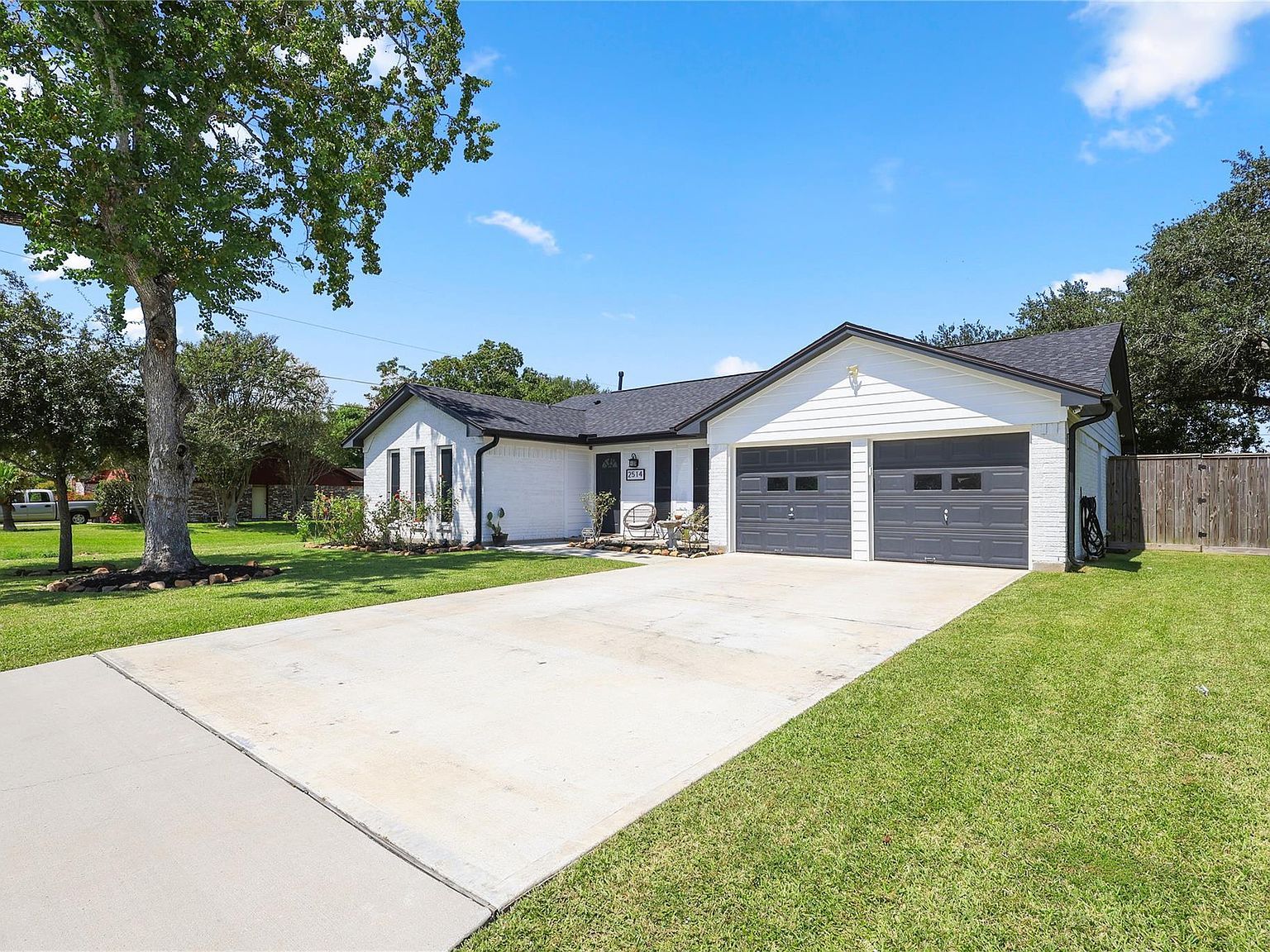 2514 Westfield St Alvin, TX 77511 - Thumbnail 2