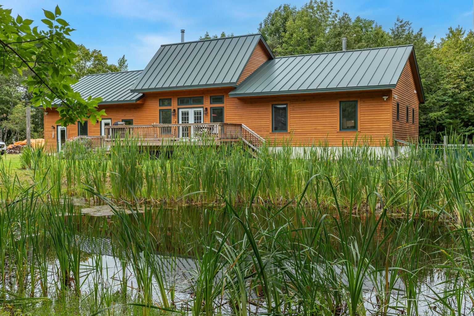 1097 Main St, Springfield, ME 04487, USA  | Single Family