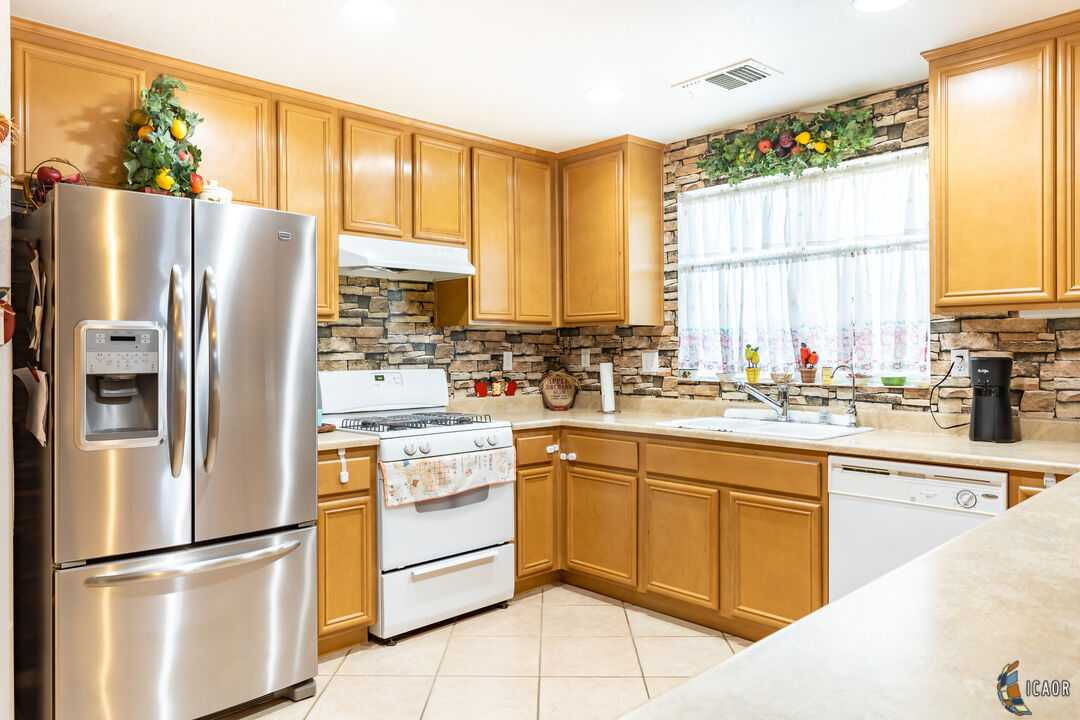 241 Cahuilla Drive, Imperial, California, EE. UU., 92251 - Thumbnail 2