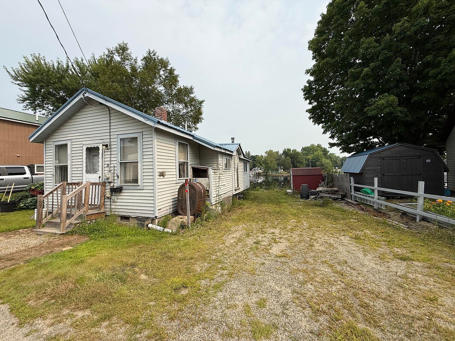 18 Mattanawcook St Lincoln, ME 04457 - Thumbnail 2