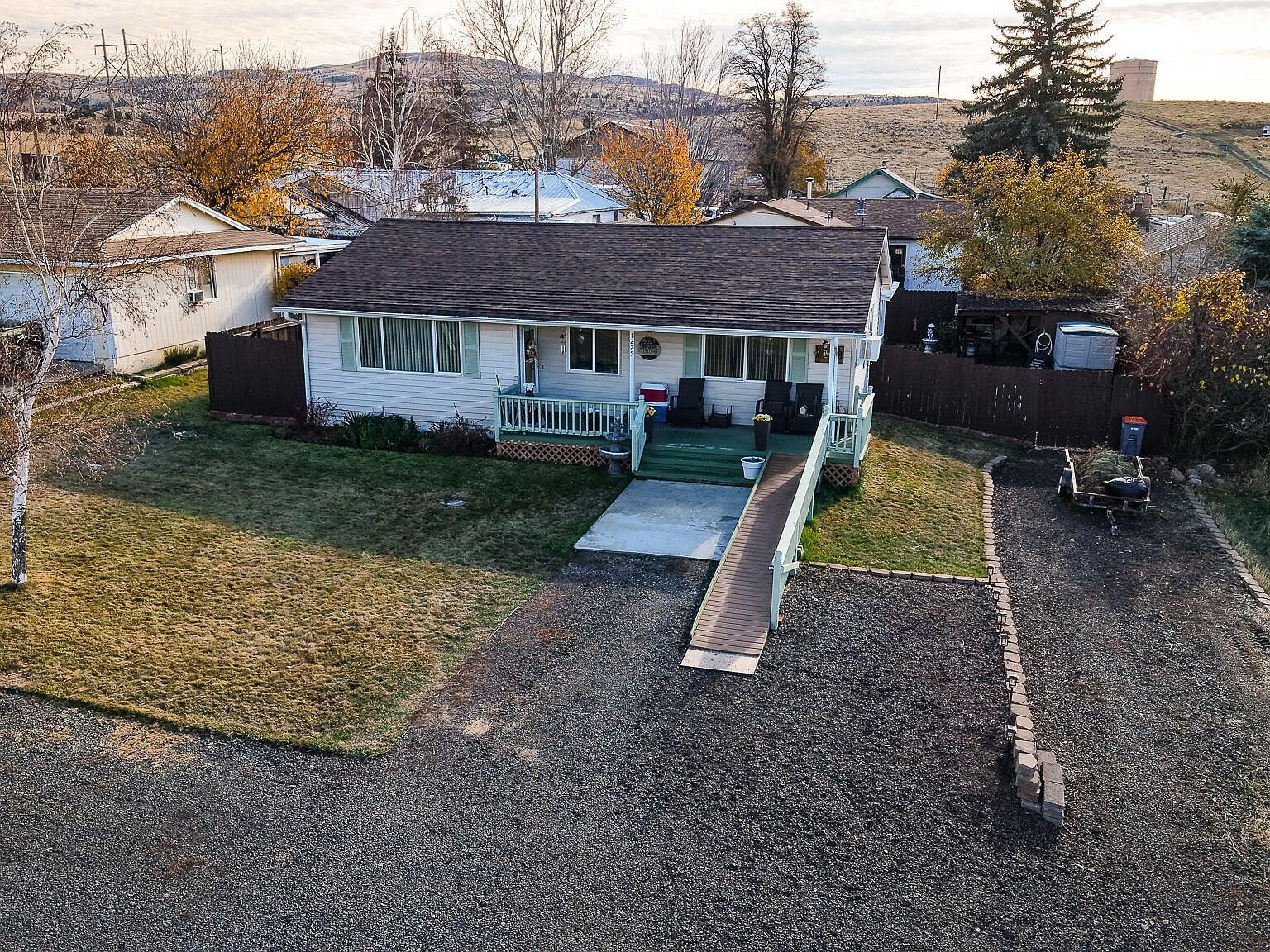 1225 B St Fossil, OR 97830 - Thumbnail 2